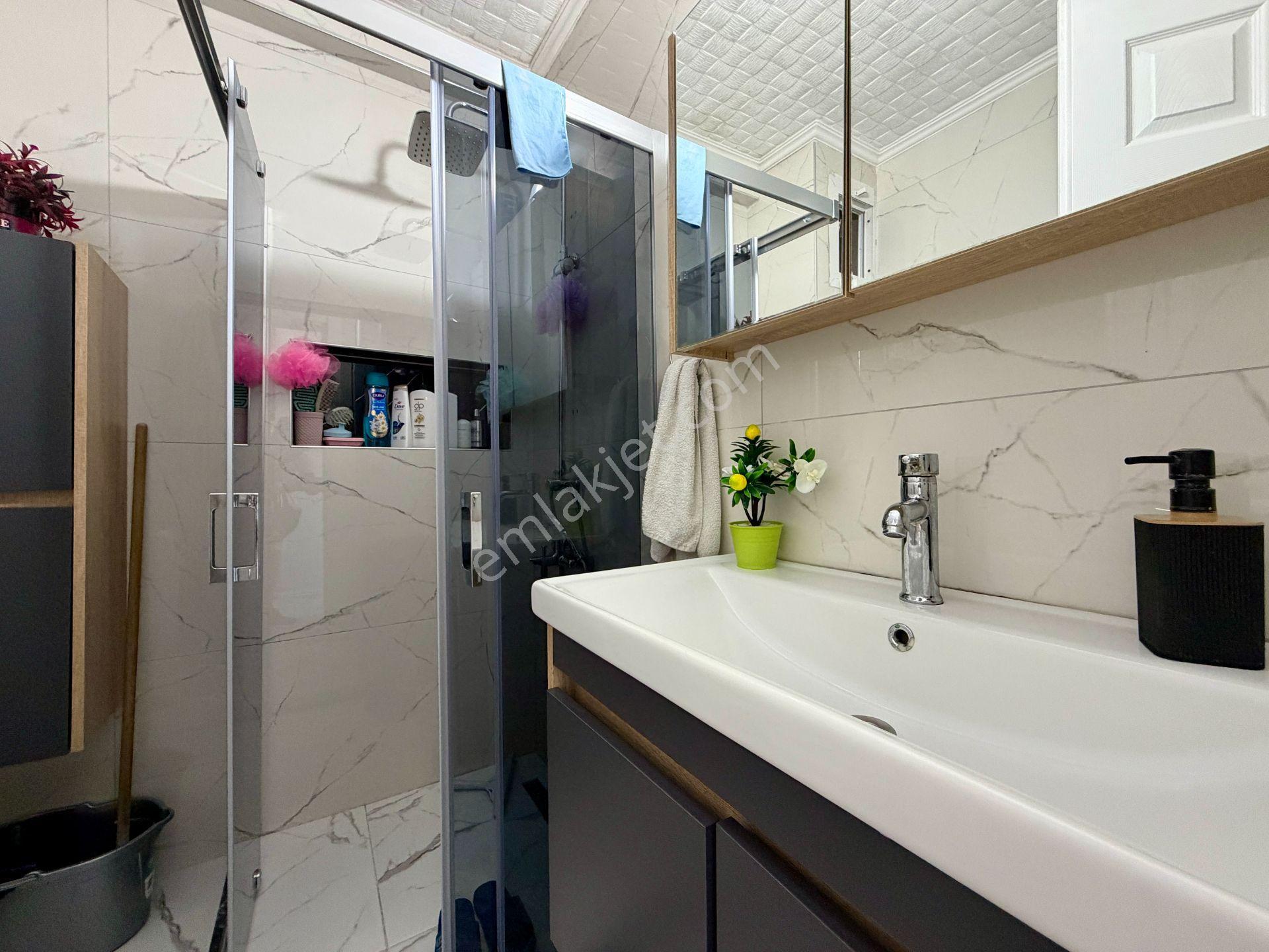 Kuşadası Camiatik Mahallesinde 2+1 Satılık Daire - Görsel 14