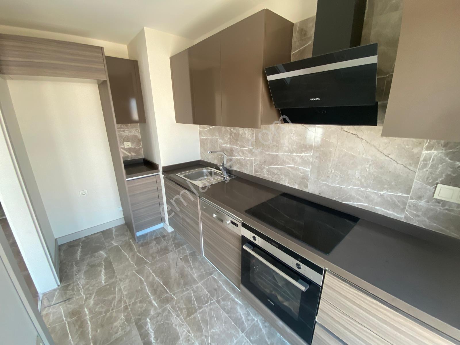 Bahçelievler Nef 'te 120 M² 18. Kat 2+1 Geniş Teraslı - Görsel 7