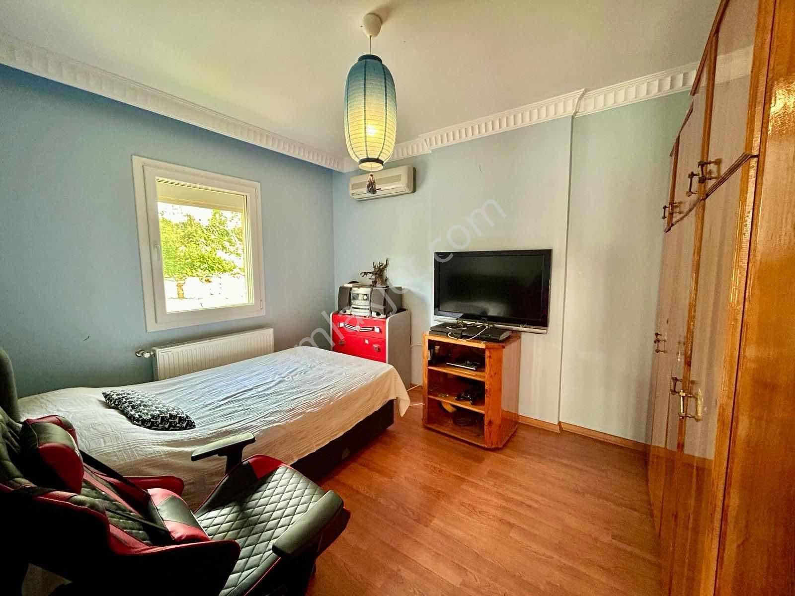 Kuşadası Marina Bölgesi 400m2 Arsa Kullanımı Deniz Manzaralı - Görsel 32