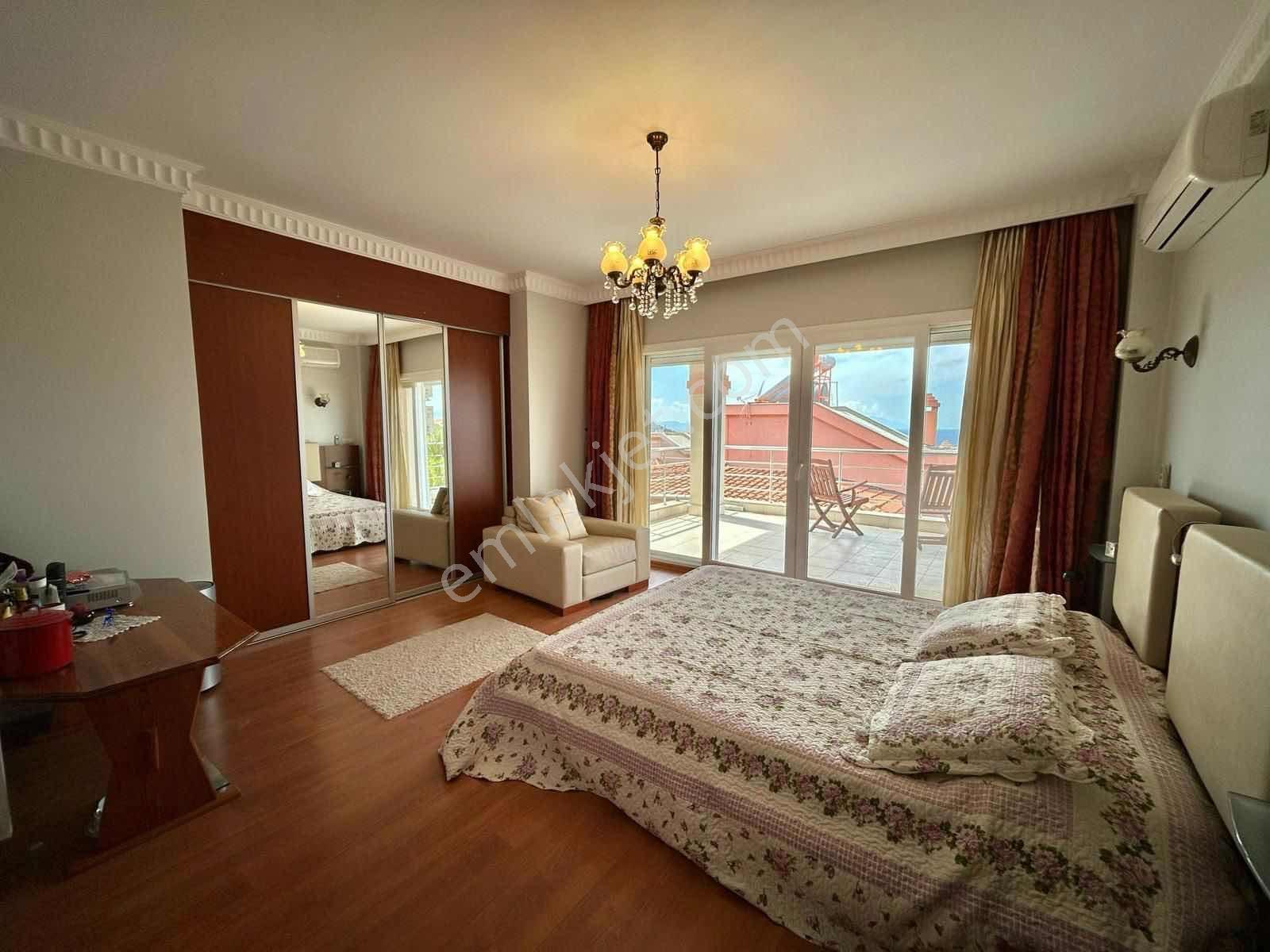 Kuşadası Marina Bölgesi 400m2 Arsa Kullanımı Deniz Manzaralı - Görsel 21