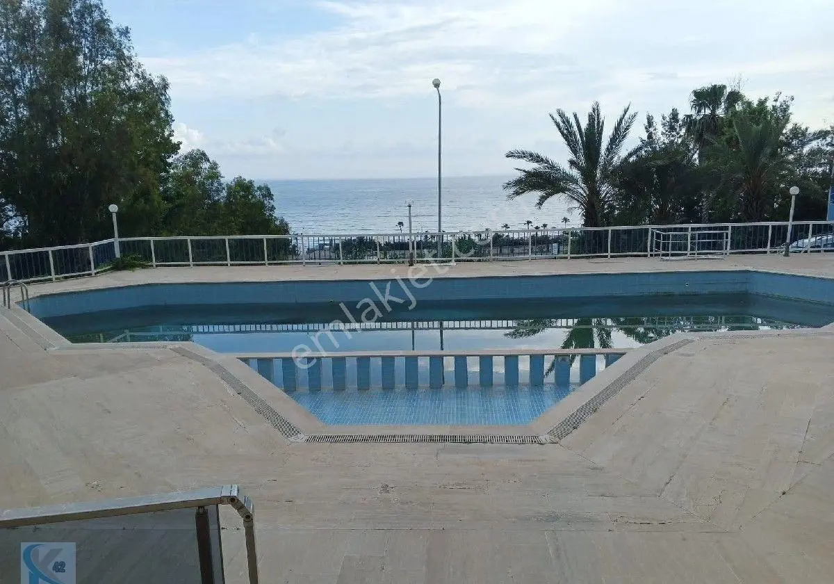 Alanya Türkler'de Vikingen İnfinity Otel Arkası 3+1 Villa