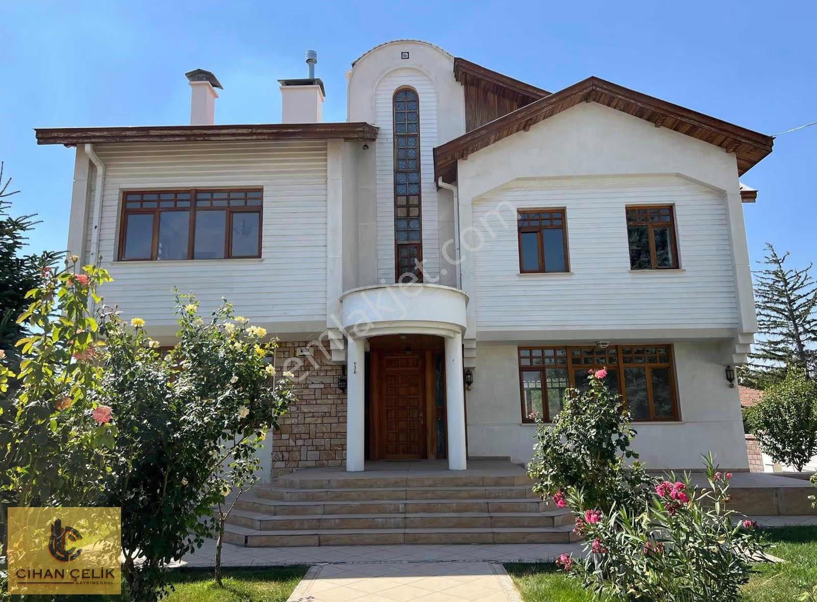 250.000₺ Kira Garantisi 2.000 M2 Arsa 8+1 Cadde Cephe Villa