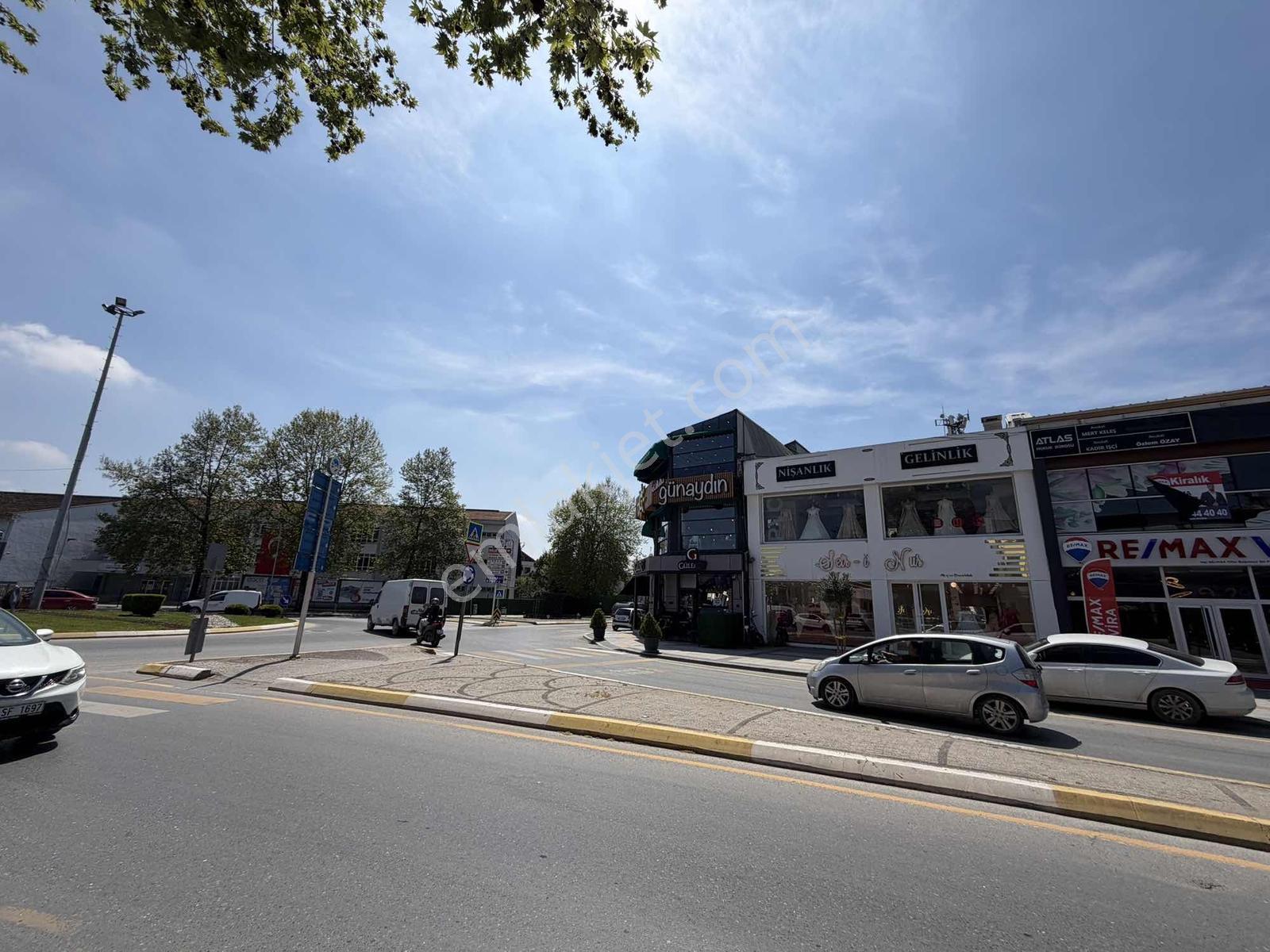 900m2 Serdivan Belediyesinde Kurumsal Kiracılı Dükkan Remax Vira - Görsel 6