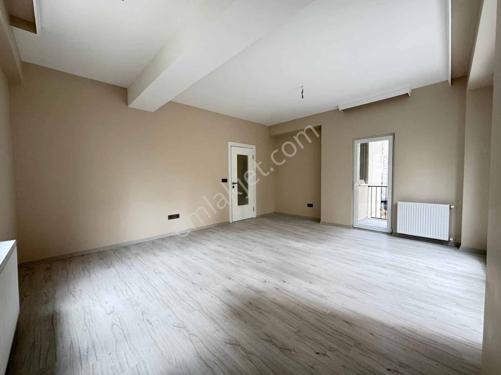 Suadiye'de Cadde'ye Yakın Balkonlu Sıfır 95 M2 Daire 2+1 - Görsel 24