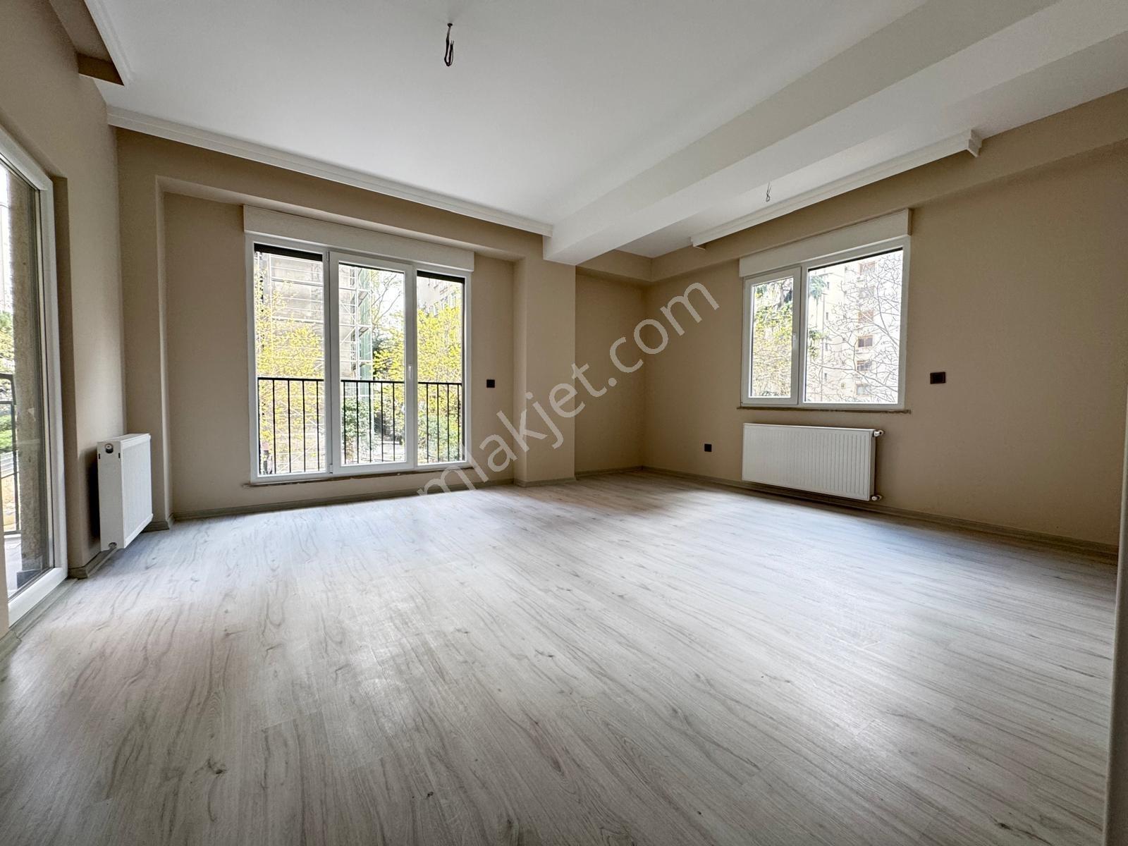 Suadiye'de Cadde'ye Yakın Balkonlu Sıfır 95 M2 Daire 2+1 - Görsel 21