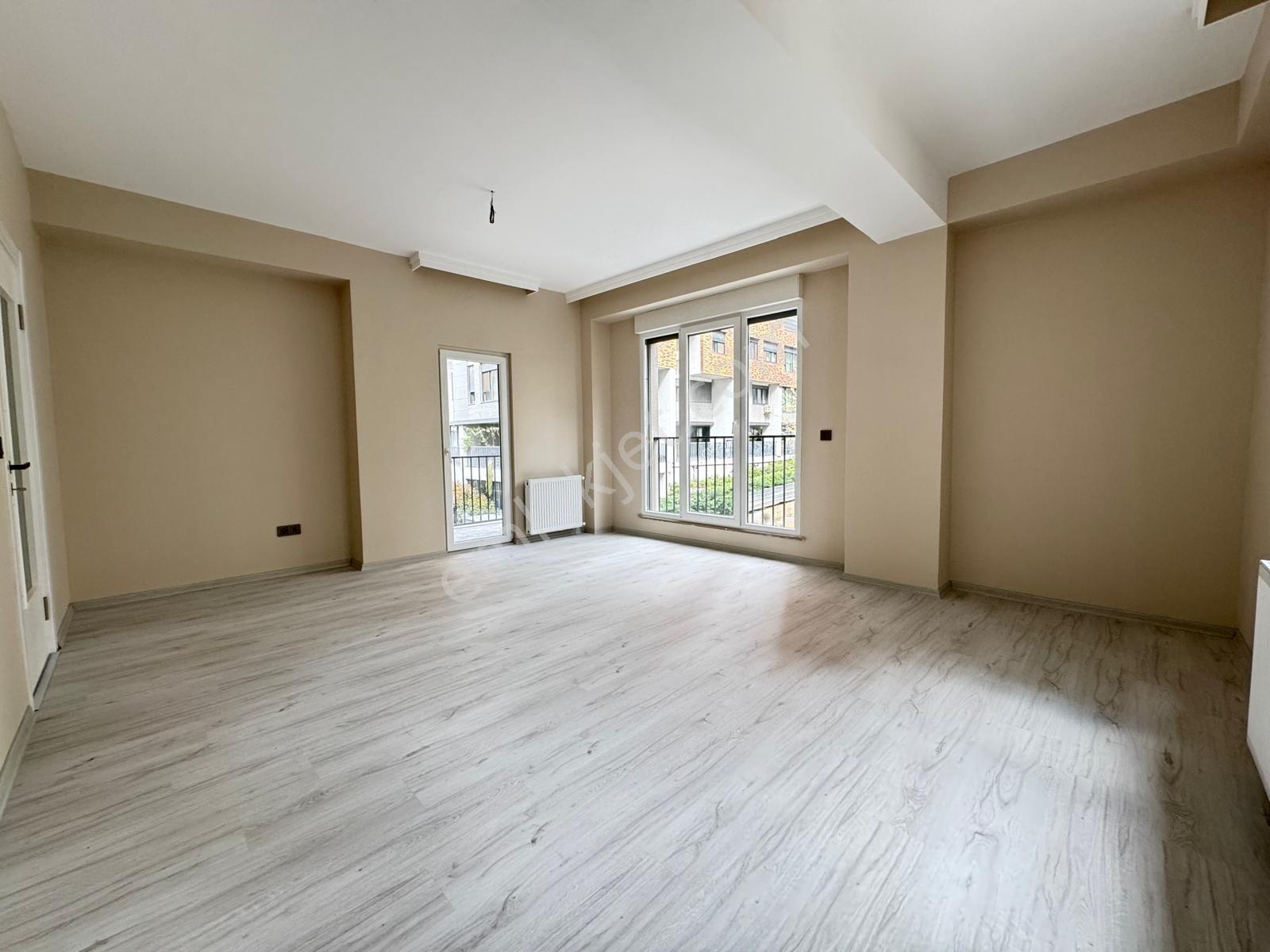 Suadiye'de Cadde'ye Yakın Balkonlu Sıfır 95 M2 Daire 2+1 - Görsel 22