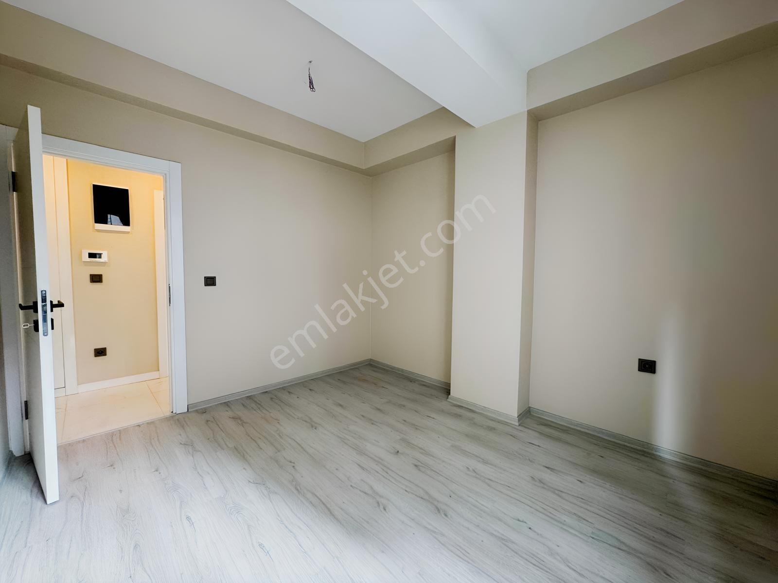 Suadiye'de Cadde'ye Yakın Balkonlu Sıfır 95 M2 Daire 2+1 - Görsel 23