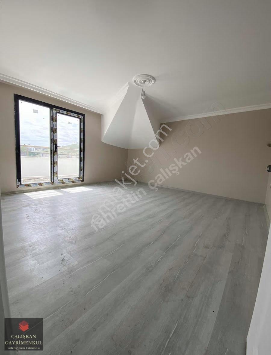 Arnavutköy Bollucada Kiralık 2+1 Çatı Katı Daire