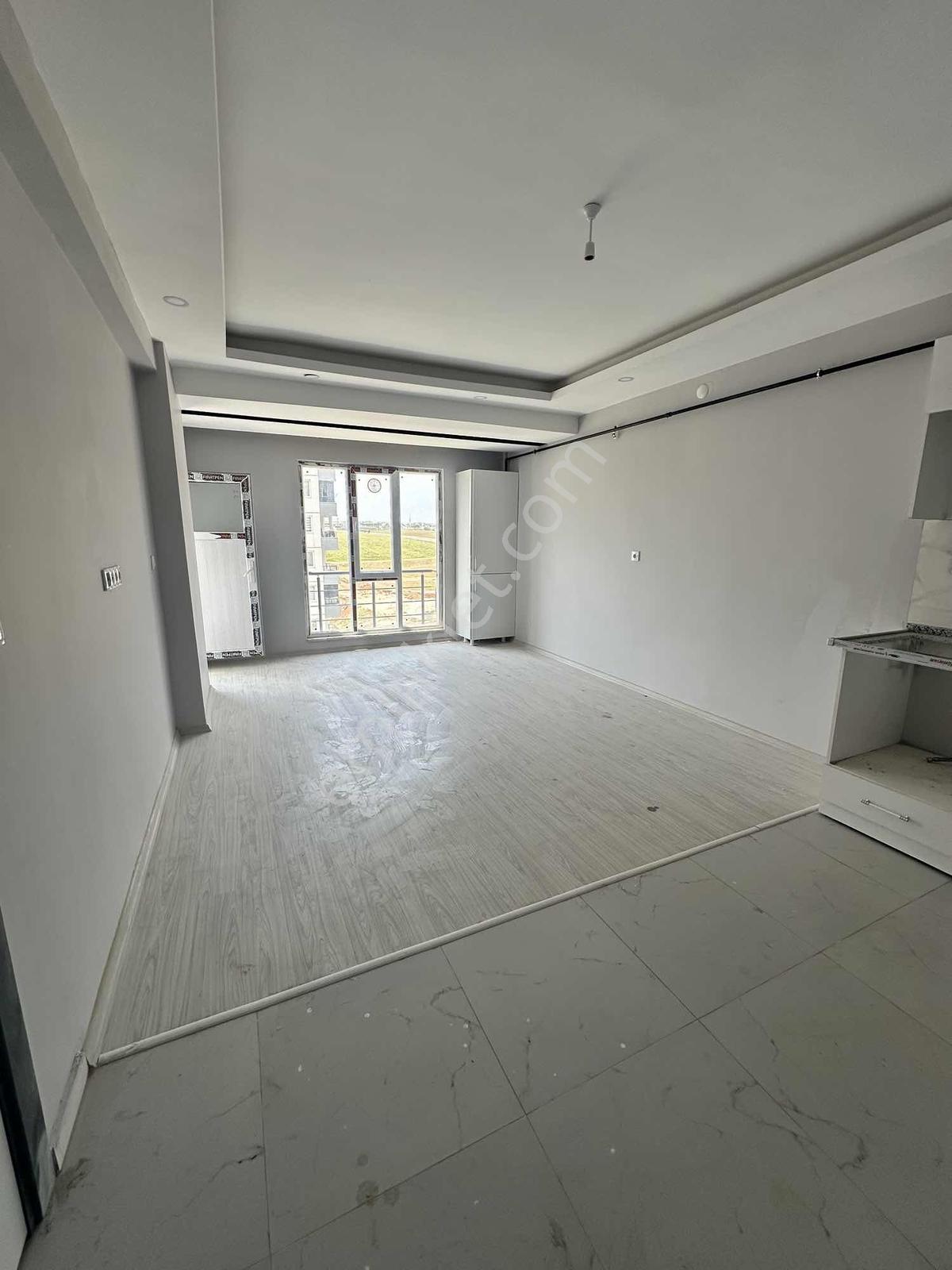 Turan Emlak'tan Yeni Şehir Mah.de Kiralık 2+0 Daire - Görsel 2