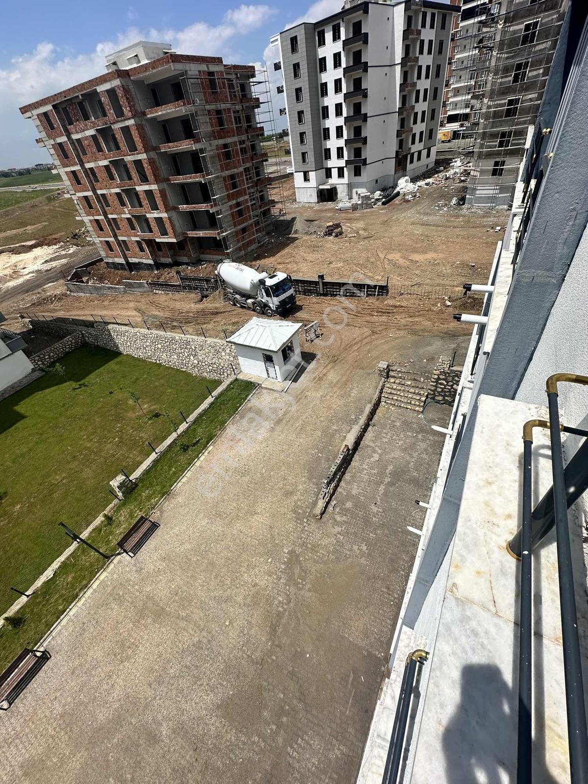 Turan Emlak'tan Yeni Şehir Mah.de Kiralık 2+0 Daire - Görsel 28