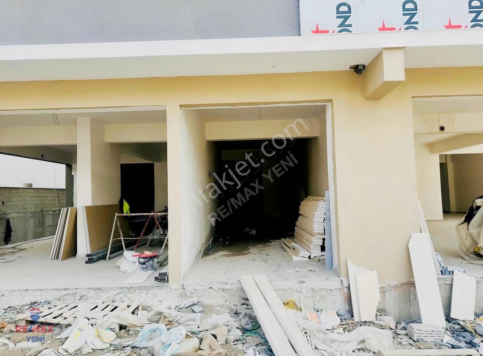Re/max Yeni Gayrimenkul´den En İşlek Cadde´de Kiralık Dükkan - Görsel 2