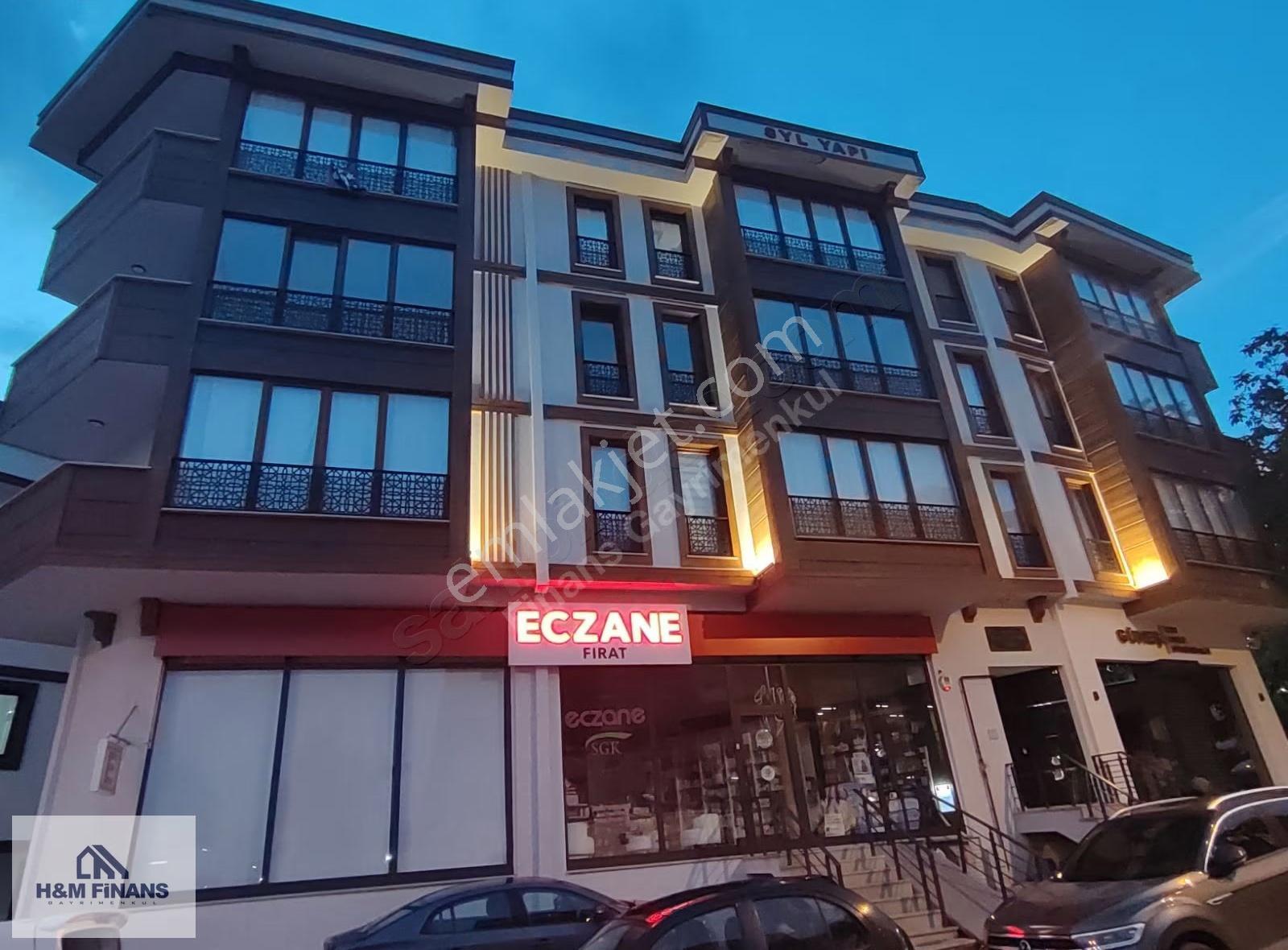 Çekmeköy Merkez Mah. Belediye 'nin Karşısında Kiralık Ofis Katı