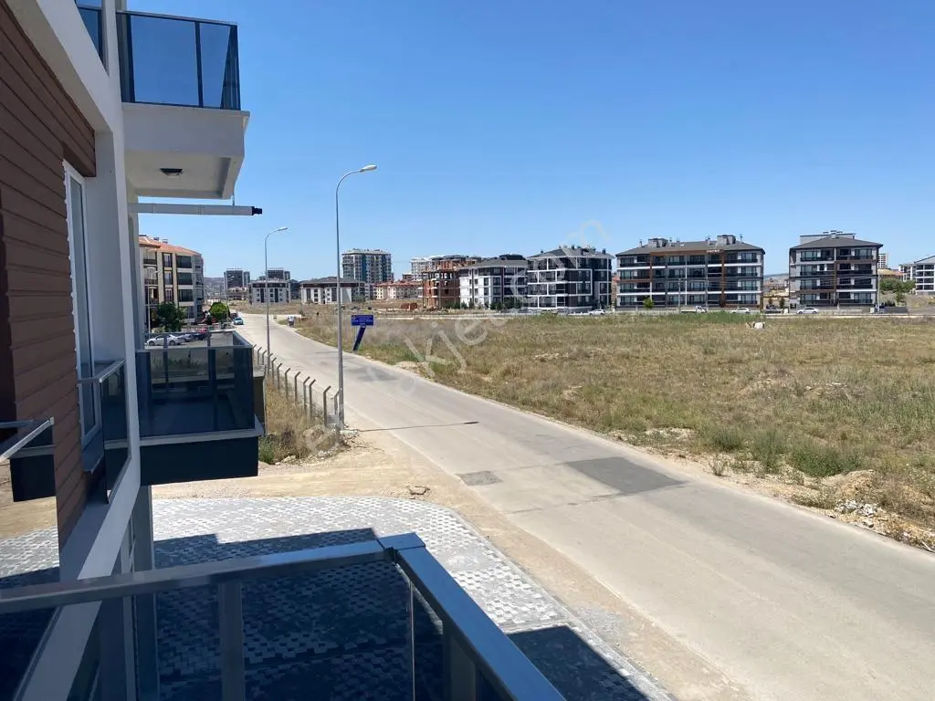 Afyon Özsu Emlak'tan Matyar Suitte 1+1 Ful Eşyalı 1+1 Kiralık - Görsel 2
