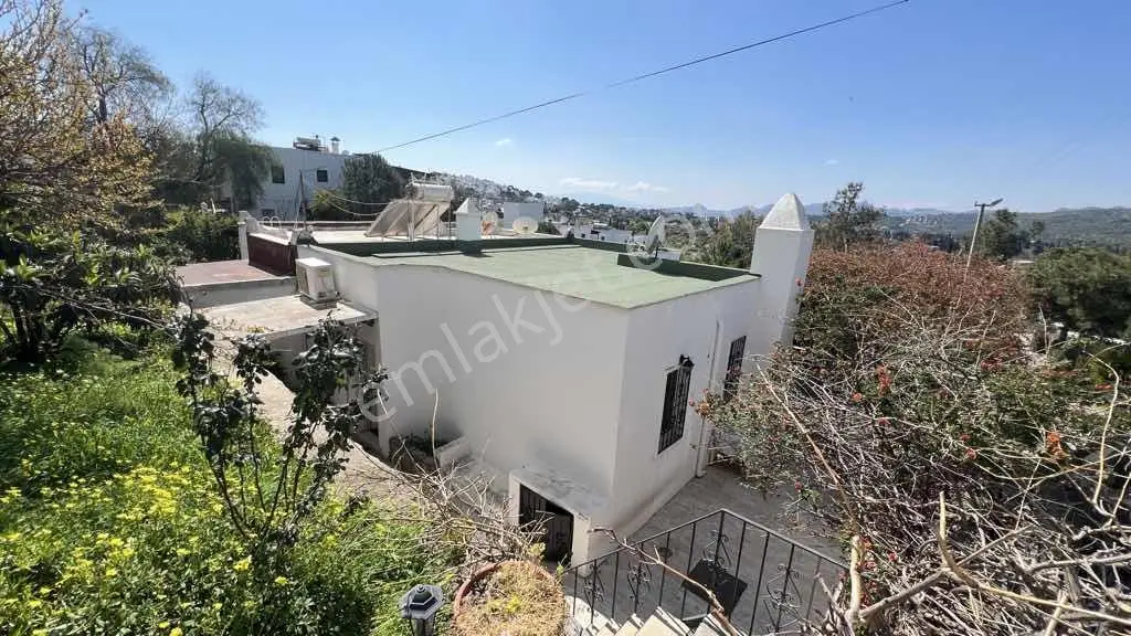 Bitez Asarlık Satılık Geniş Bahçeli Müstakil Villa - Görsel 3