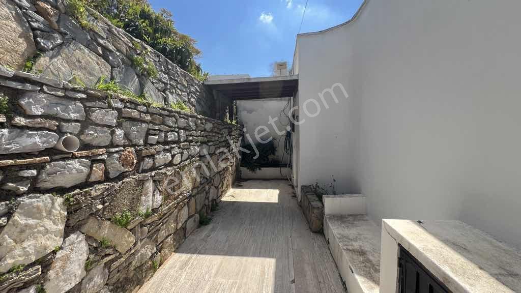 Bitez Asarlık Satılık Geniş Bahçeli Müstakil Villa - Görsel 17