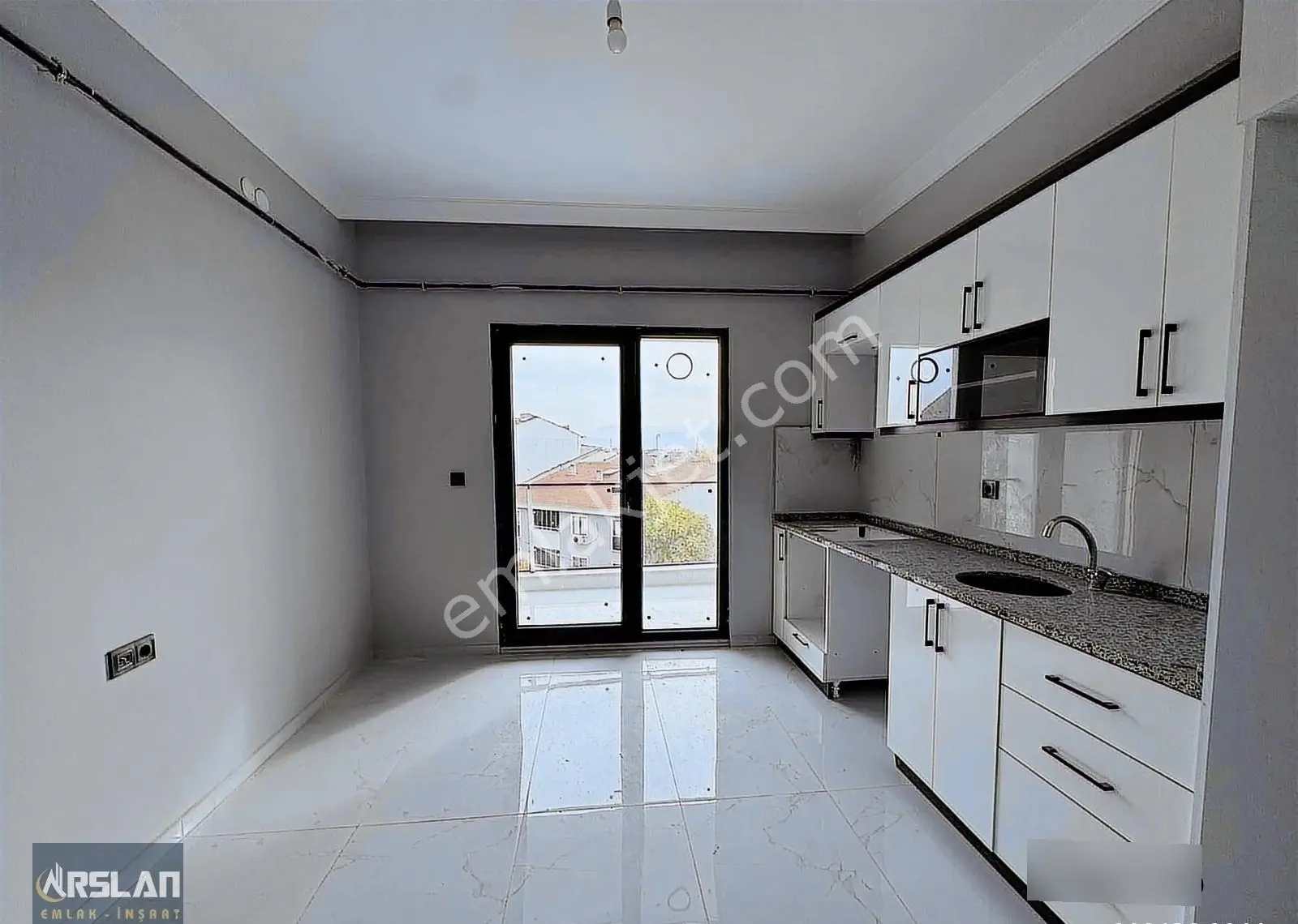İnegöl Alanyurt Cumhuriyet Mah.3+1,150m2, 3.kat, Satılık Dubleks