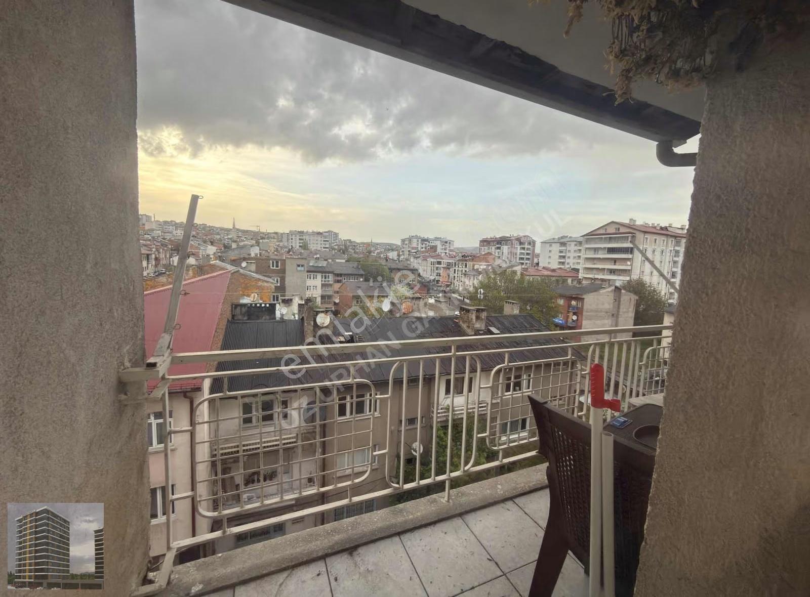 Öz Urhanlar Emlaktan Halil Rıfat Paşa Caddesi Üzeri Satılık 2+1 - Görsel 8