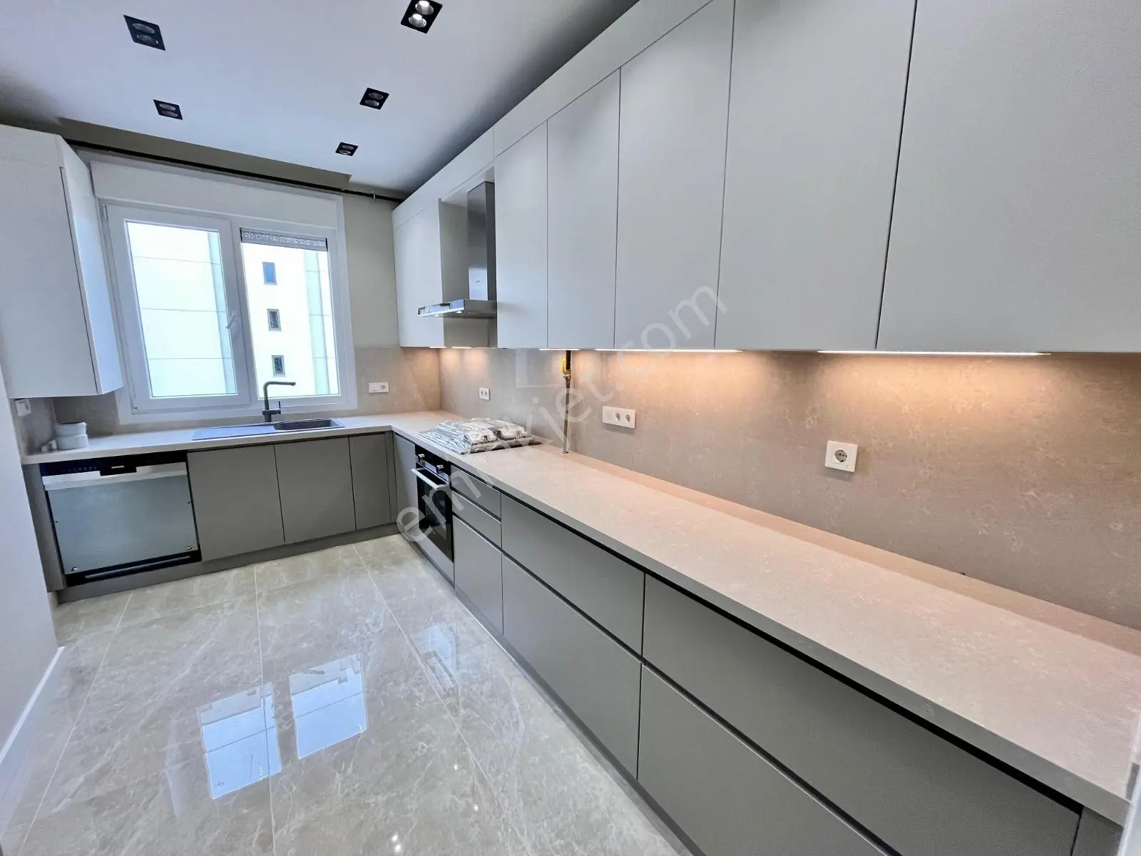 Ömerpaşa'da Bağdat'a Çok Yakın 150m2 Katta Tek Sıfır - Görsel 4