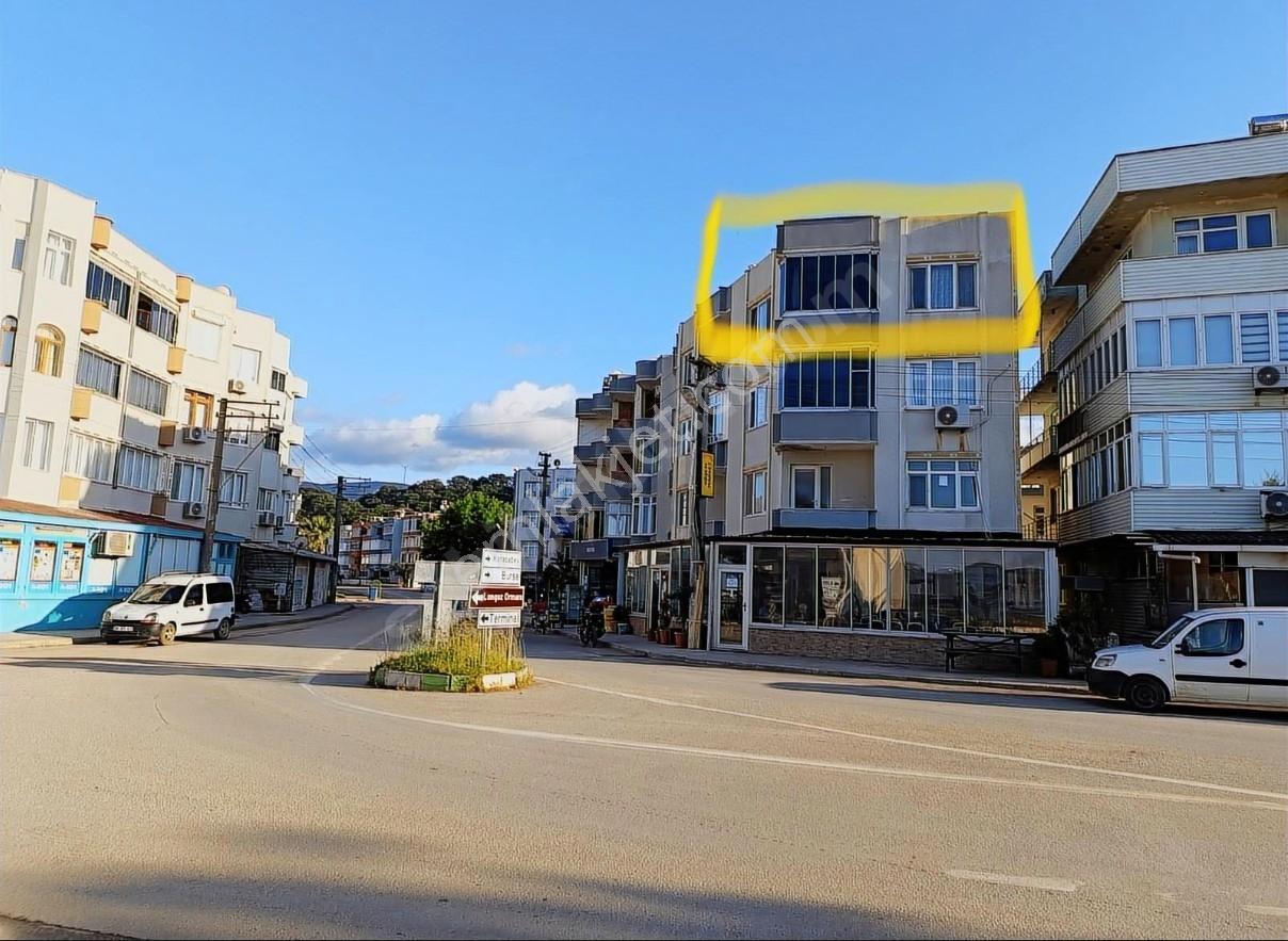 Yeniköyde Denize Sıfır Eşyalı Şömineli Manzaralı Satılık Daire - Görsel 2