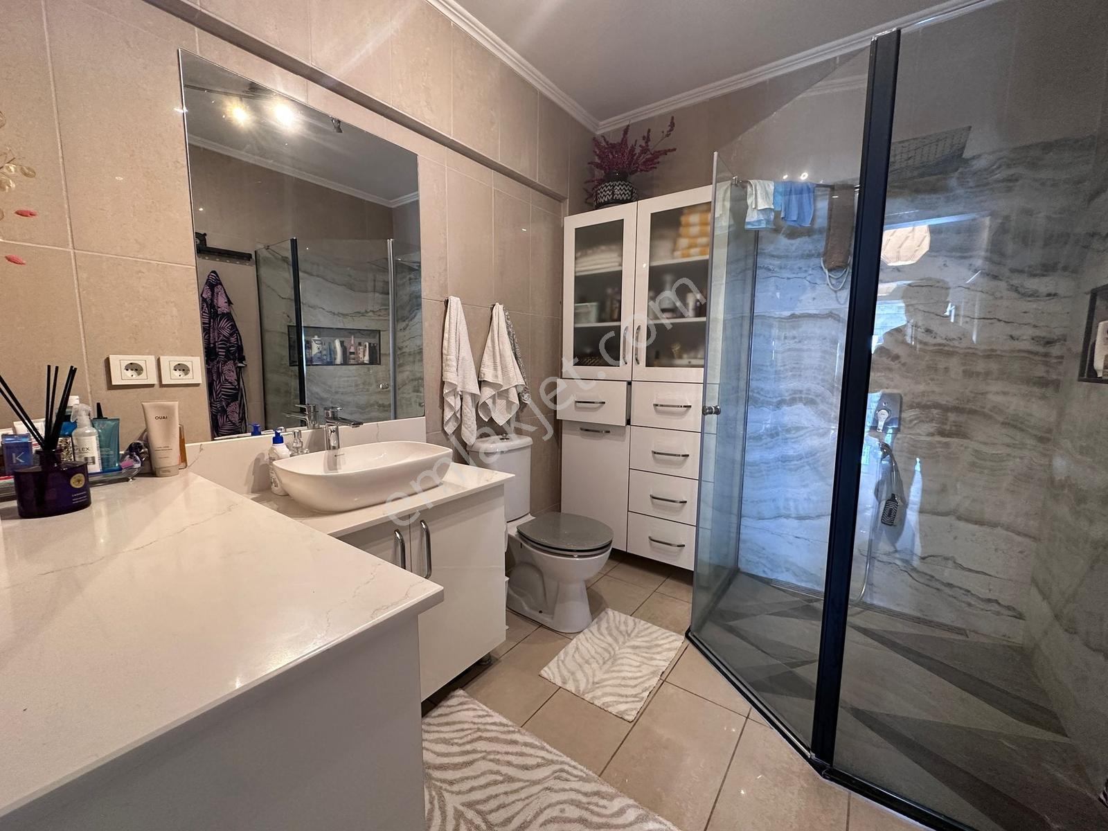 Alanya Merkezde Denize Sıfır 2+1 Komple Eşyalı Daire - Görsel 7