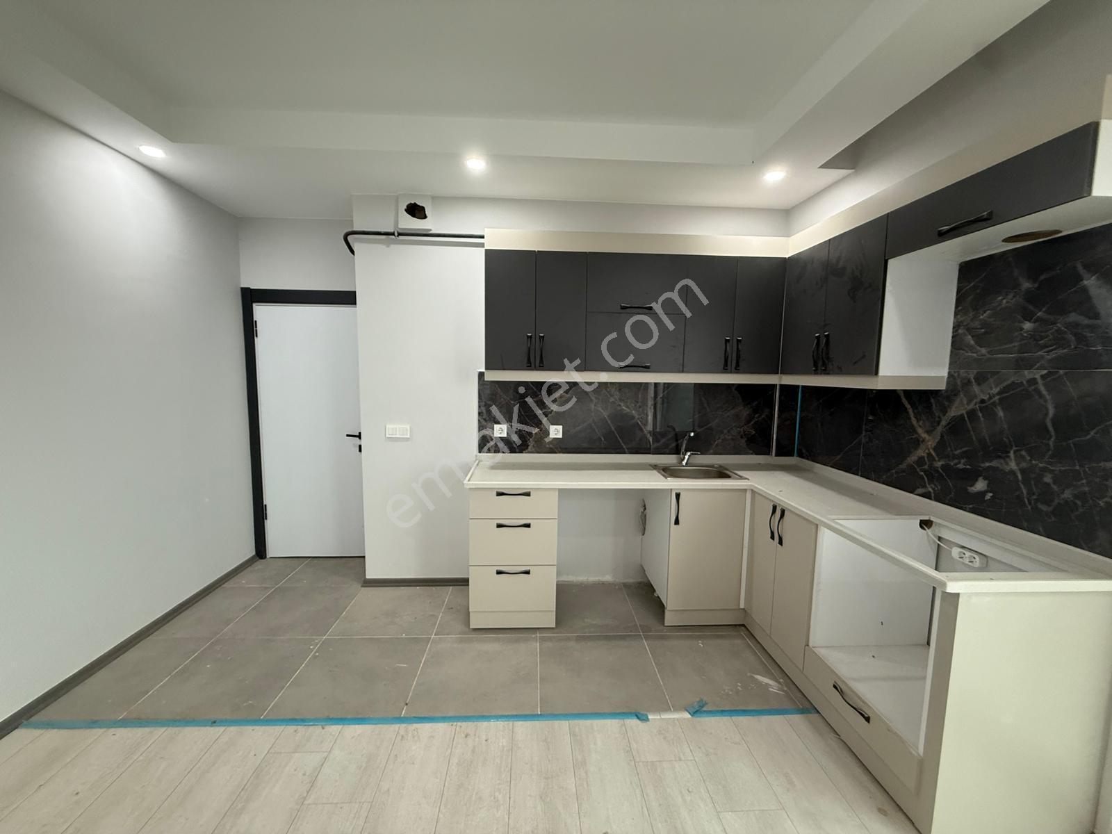 Delux'den Soğancılar Cd. Yakın Deniz Manzaralı Kiralık Sıfır 2+1 - Görsel 8