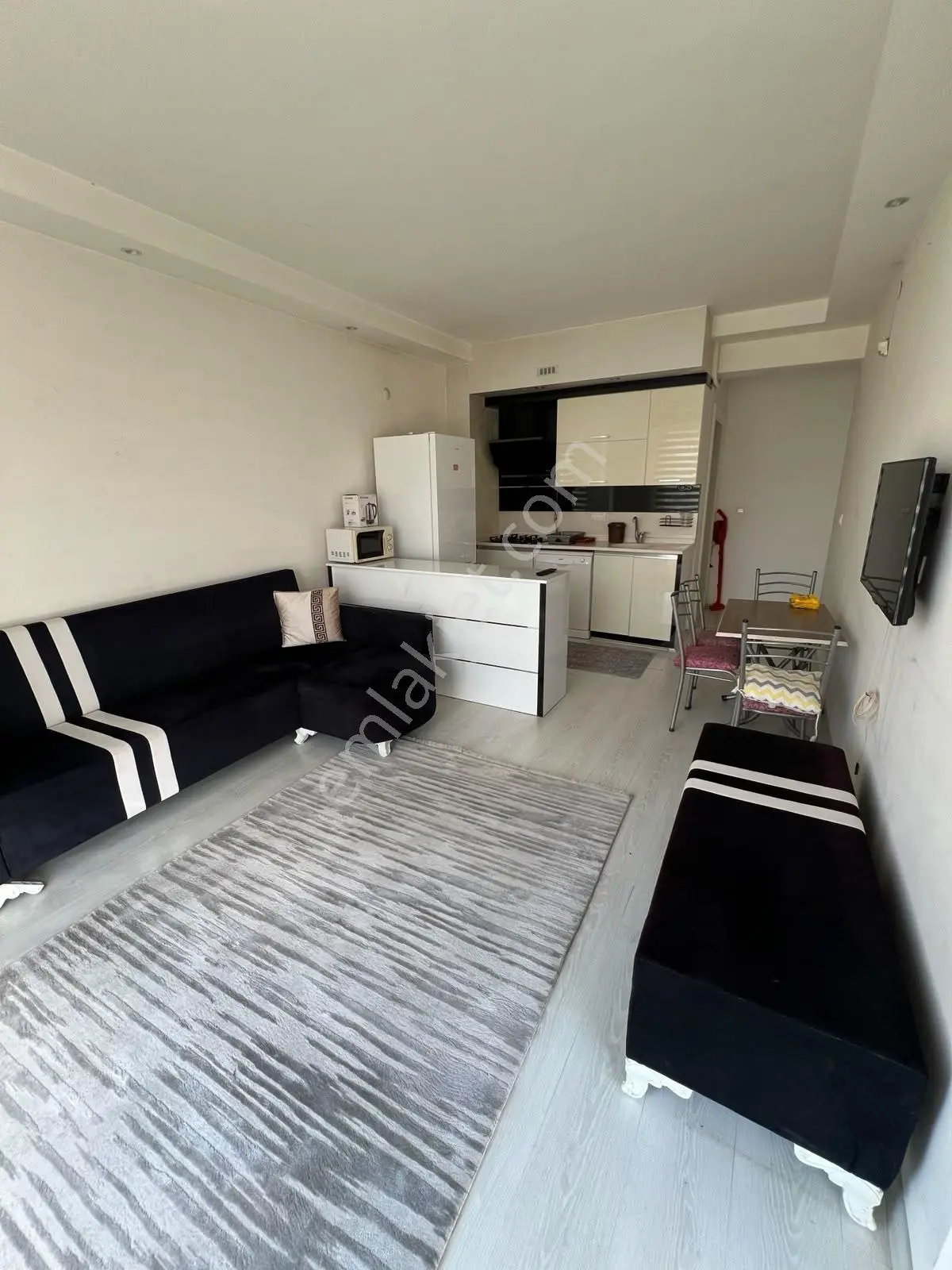 Afyon Özsu Emlak'tan Uydukent Te Eşyalı Kiralık 2+1 Daire
