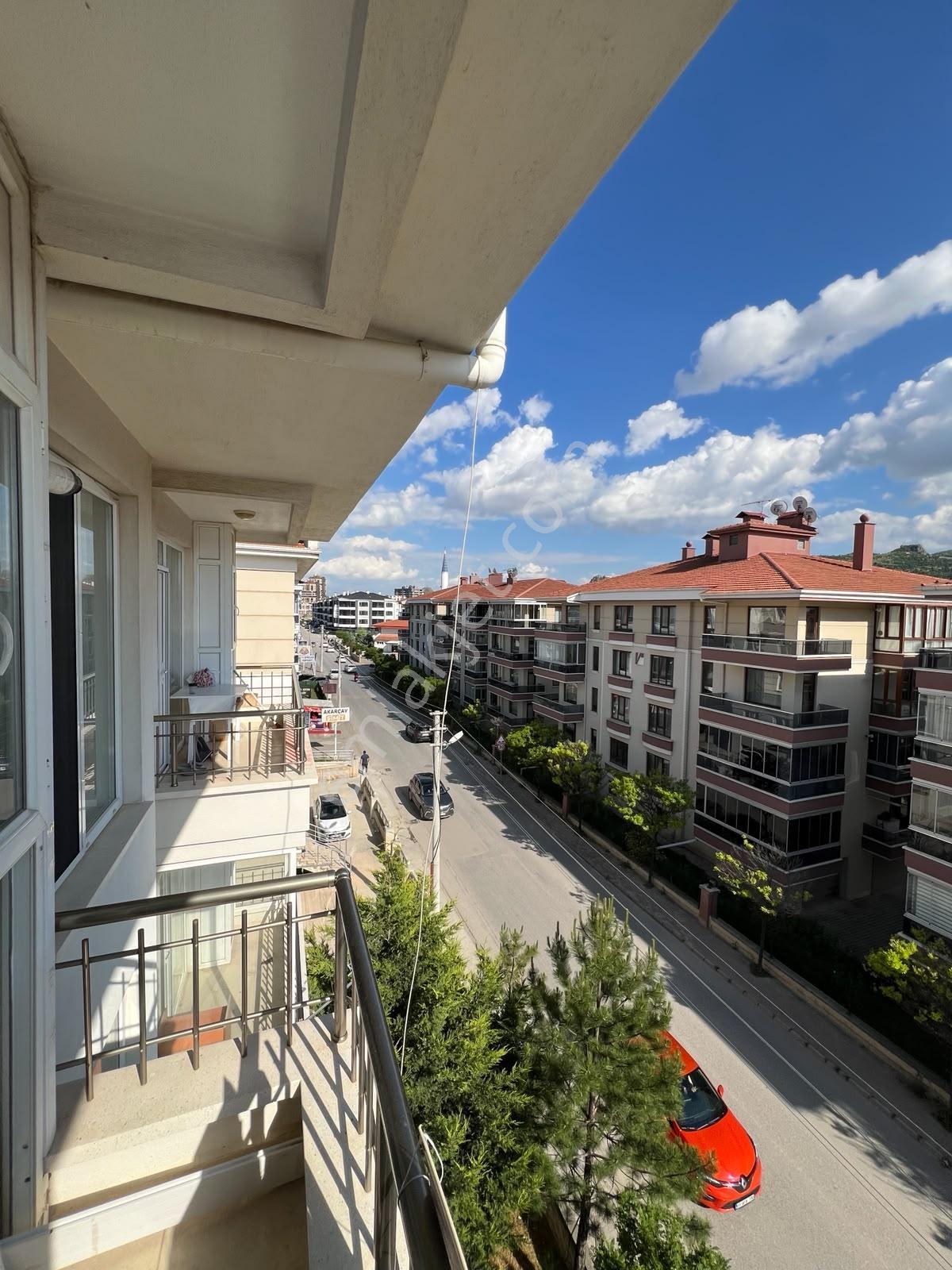 Afyon Özsu Emlak'tan Uydukent Te Eşyalı Kiralık 2+1 Daire - Görsel 8