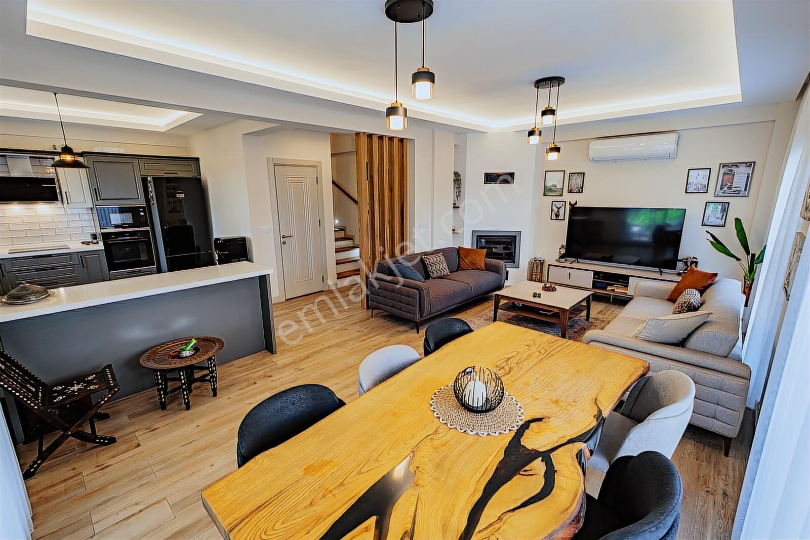 Çeşmealtı'nda, Havuzlu Site İçerisinde, Satılık, Eşyalı Villa - Görsel 7