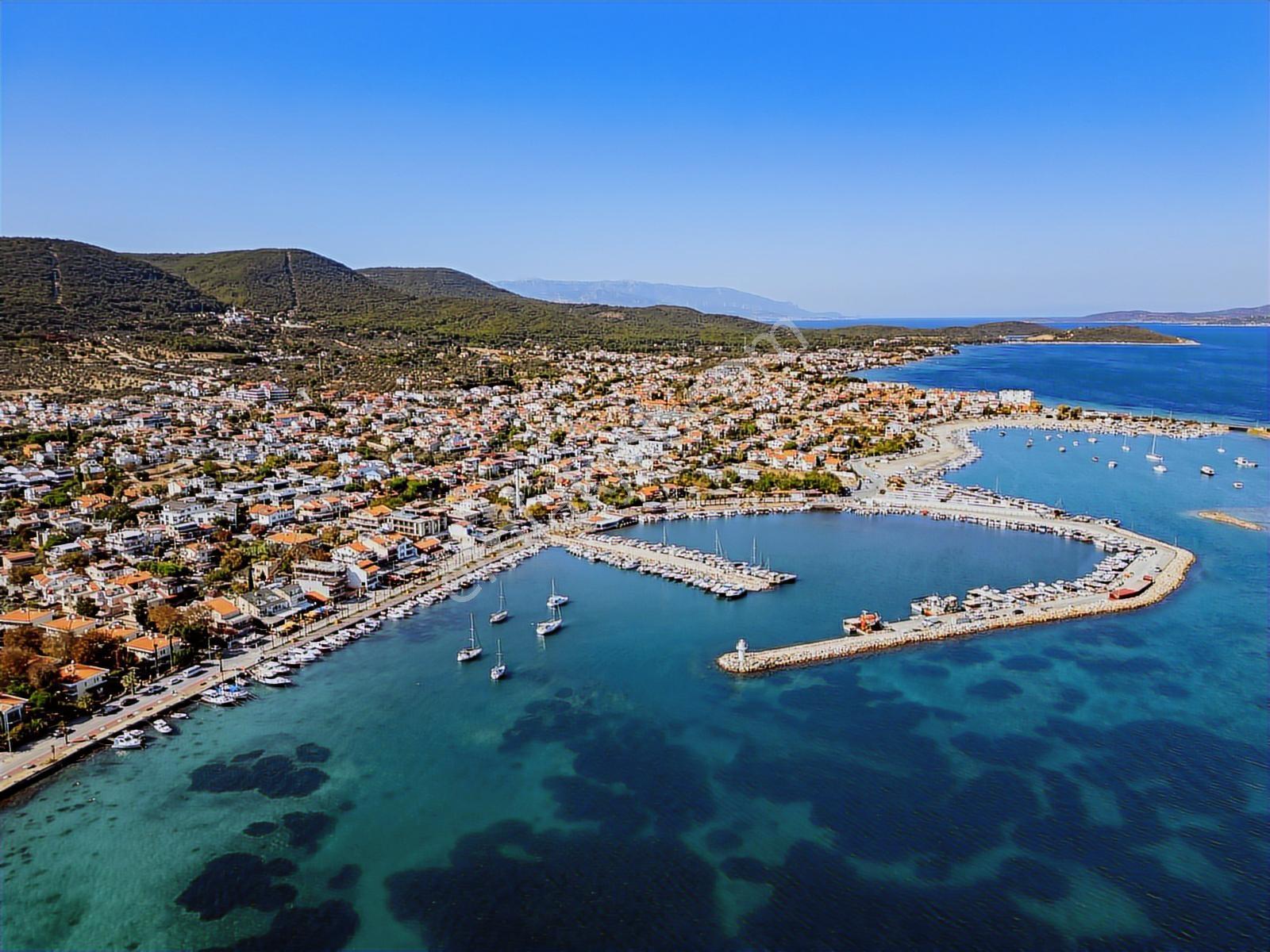 Çeşmealtı'nda, Havuzlu Site İçerisinde, Satılık, Eşyalı Villa - Görsel 24