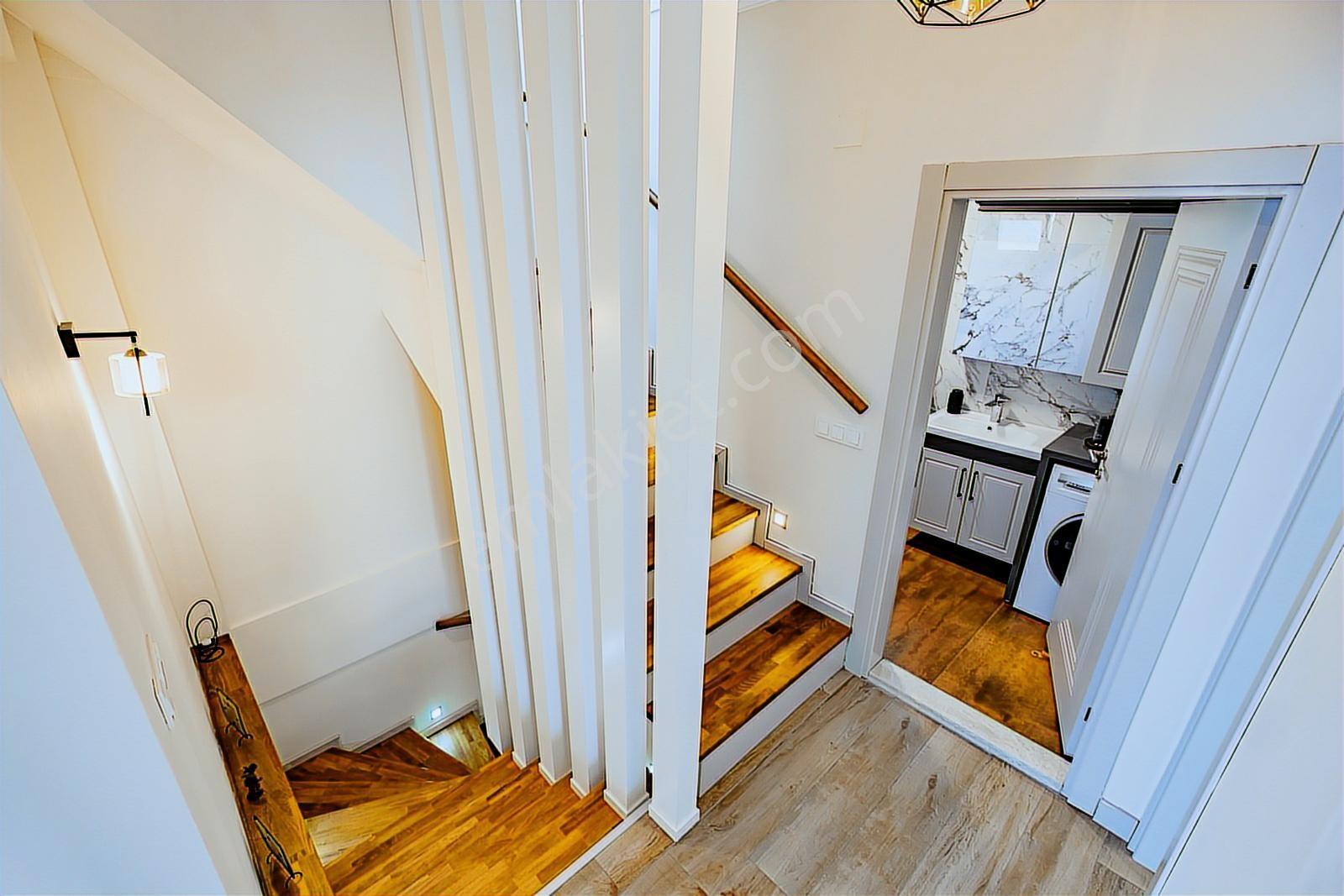 Çeşmealtı'nda, Havuzlu Site İçerisinde, Satılık, Eşyalı Villa - Görsel 29