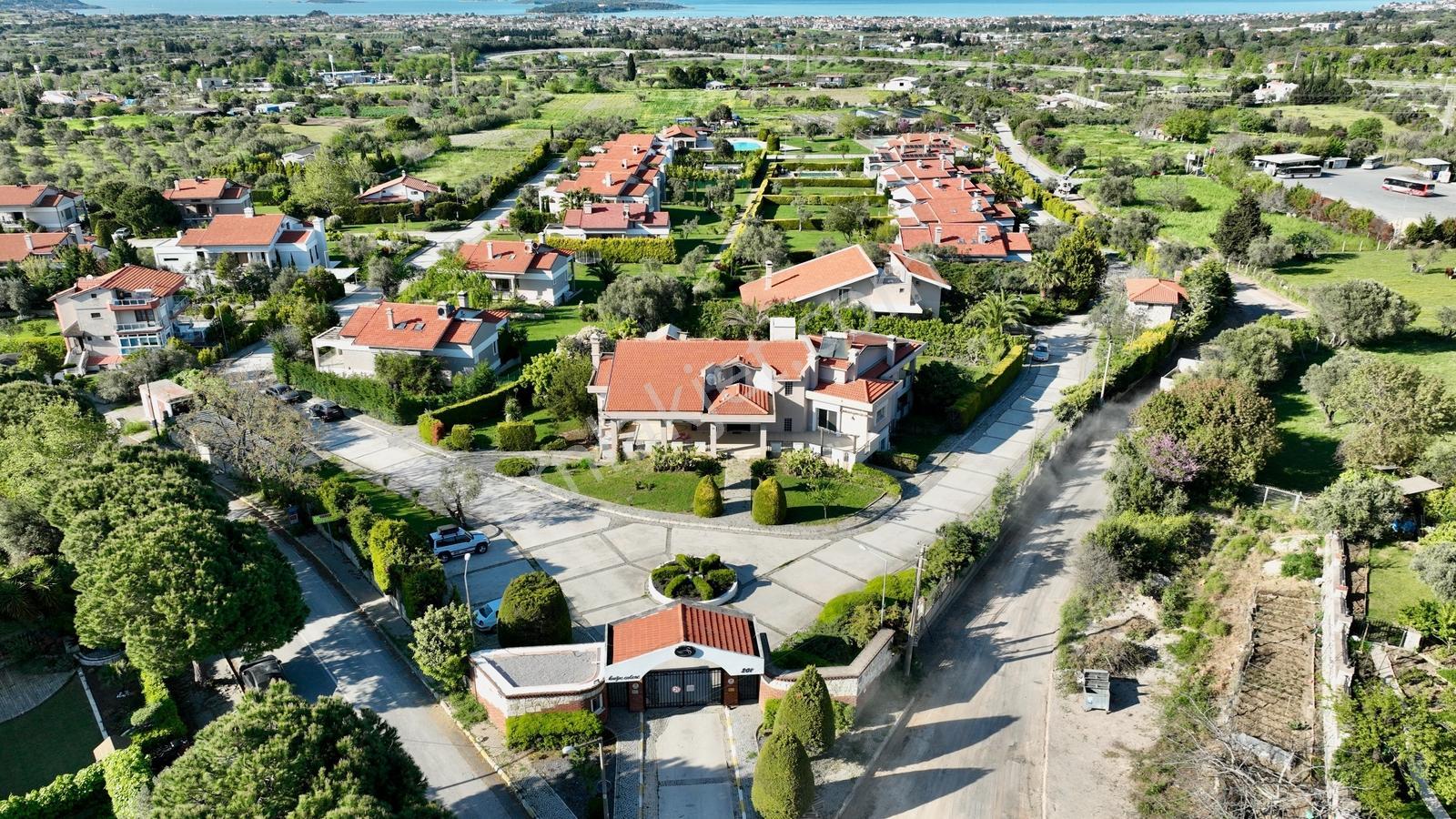 Urla Yenikent Mahallesi Site İçerisinde Deniz Manzaralı Malikane - Görsel 16