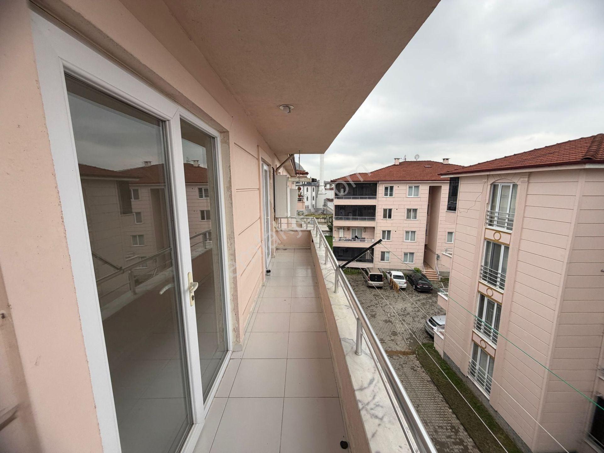 Altın Emlak'tan Gölcük Şehri Torunoğulları Sitesinde 3+1 Kiralık Daire - Görsel 17