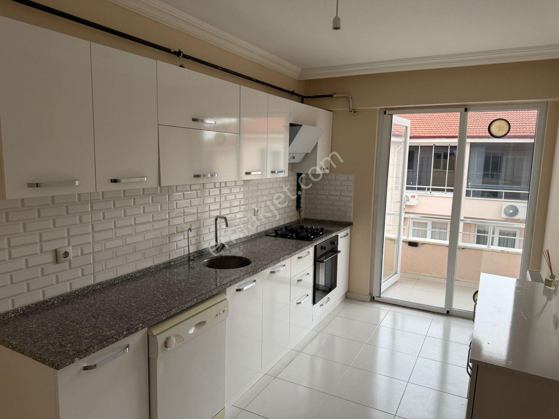 Altın Emlak'tan Gölcük Şehri Torunoğulları Sitesinde 3+1 Kiralık Daire - Görsel 9