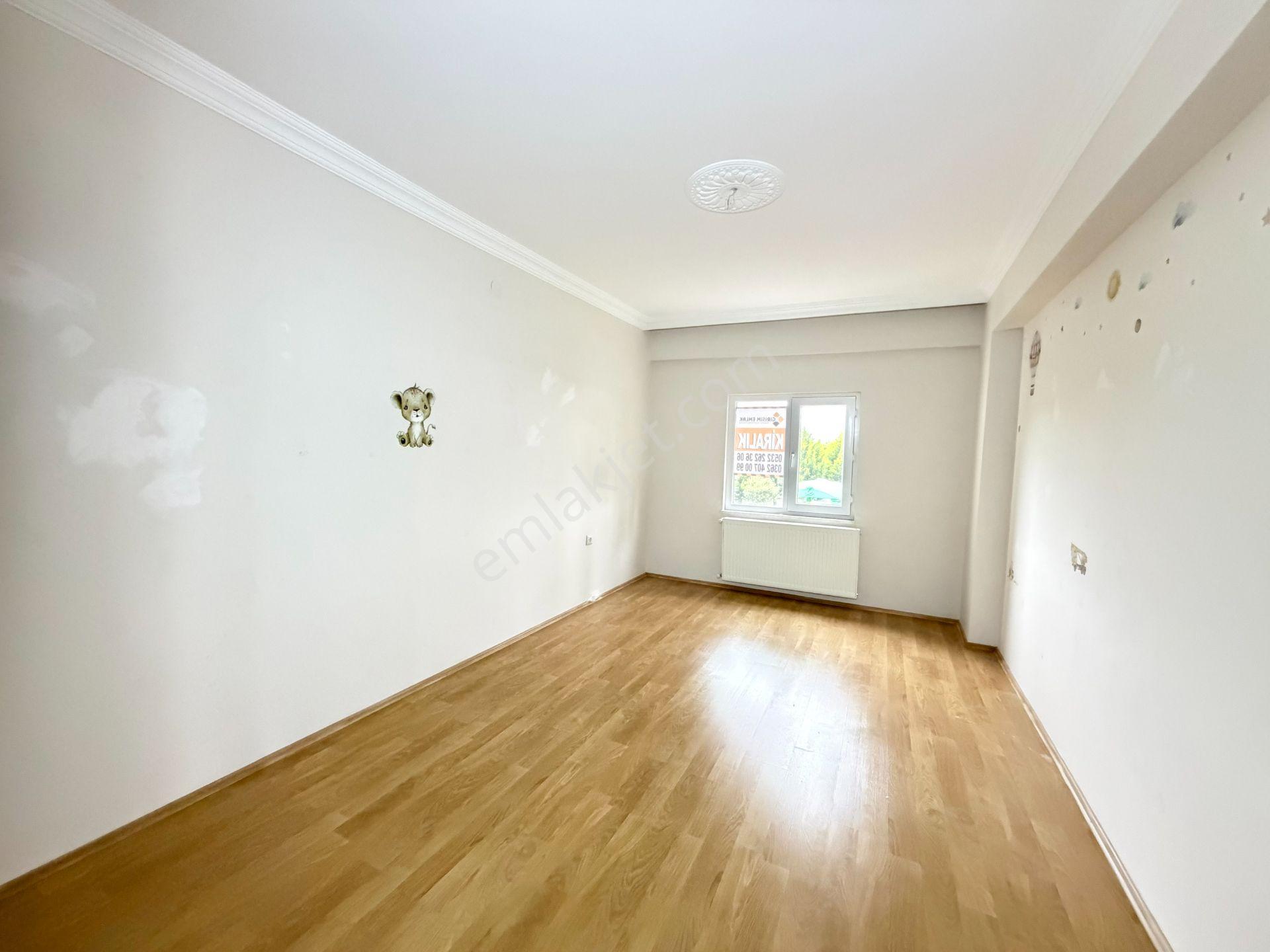 Havuzlu Sitede Geniş 3+1 Kiralık Daire - Görsel 12