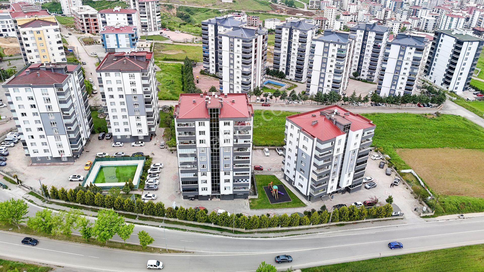 Havuzlu Sitede Geniş 3+1 Kiralık Daire - Görsel 3