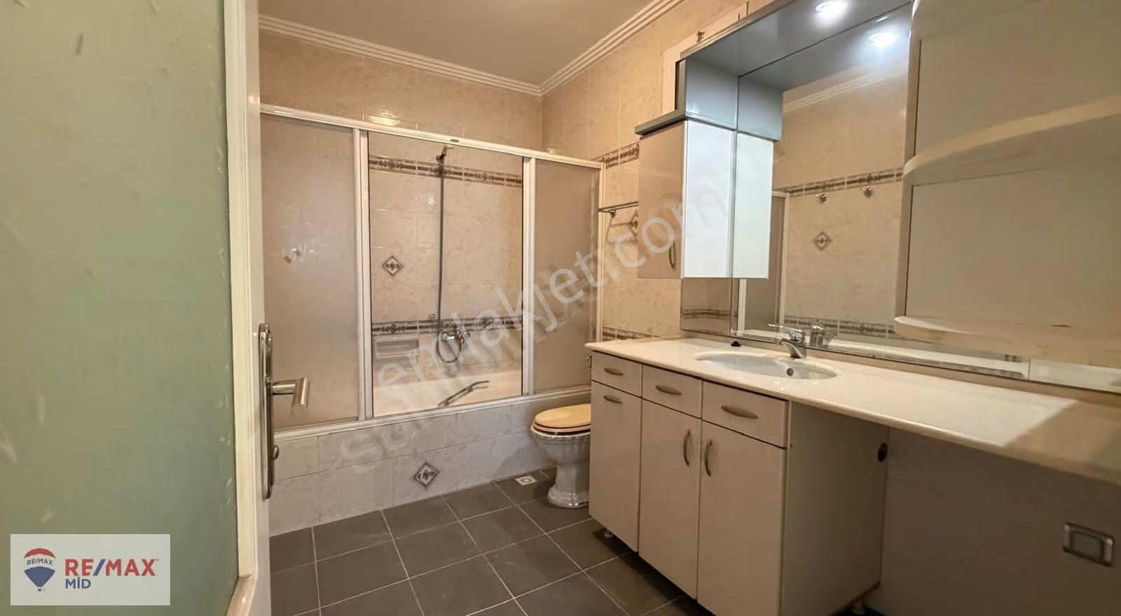 Remax Mid'den Bandırma Caddesi Üzerinde Geniş Kiralık Daire - Görsel 18