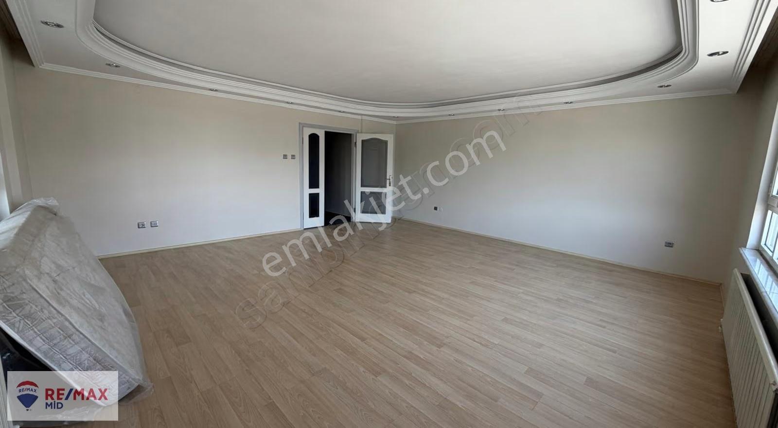 Remax Mid'den Bandırma Caddesi Üzerinde Geniş Kiralık Daire - Görsel 26