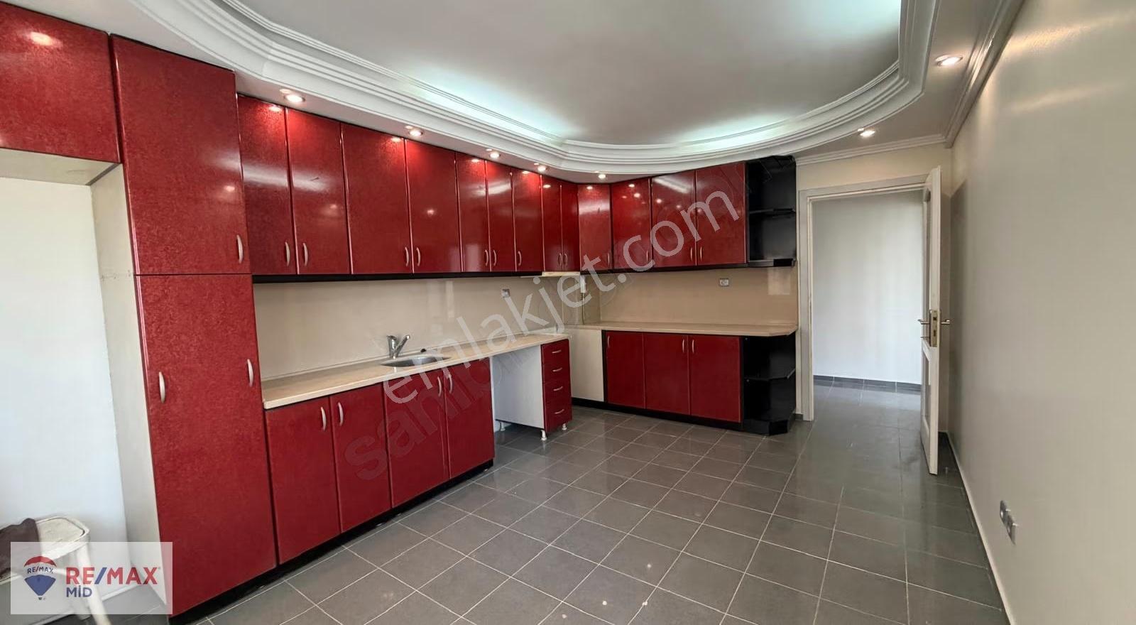 Remax Mid'den Bandırma Caddesi Üzerinde Geniş Kiralık Daire - Görsel 12