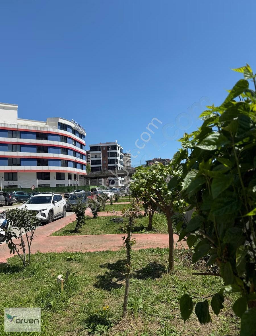 Şehrin Merkezinde, Manzaralı , Eşyalı , Geniş 1+1