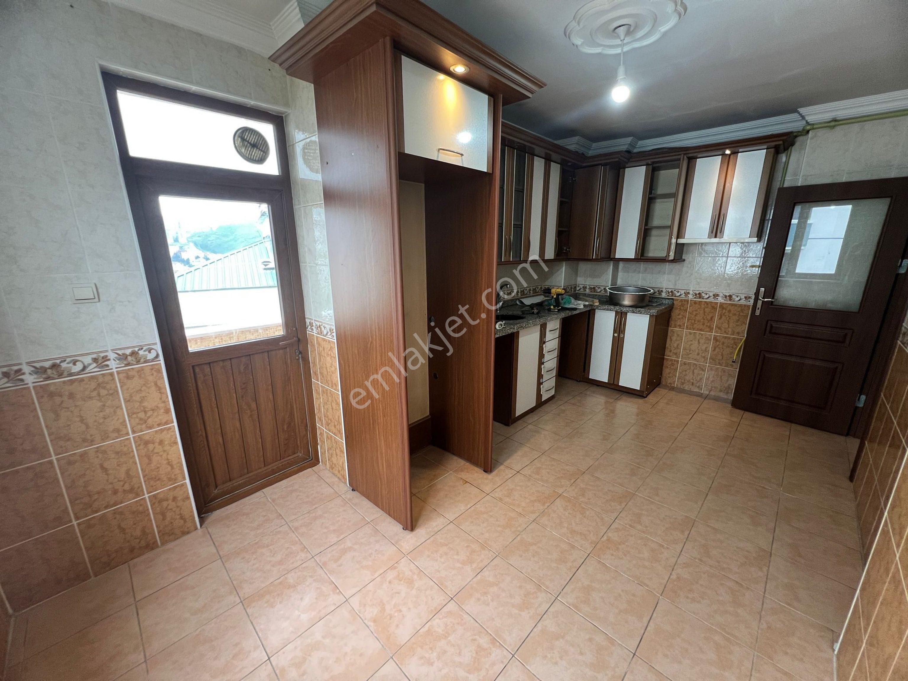 Yalı Gayrimenkulden Üniversite Mahallesi Kiralık 3+1 Daire - Görsel 8