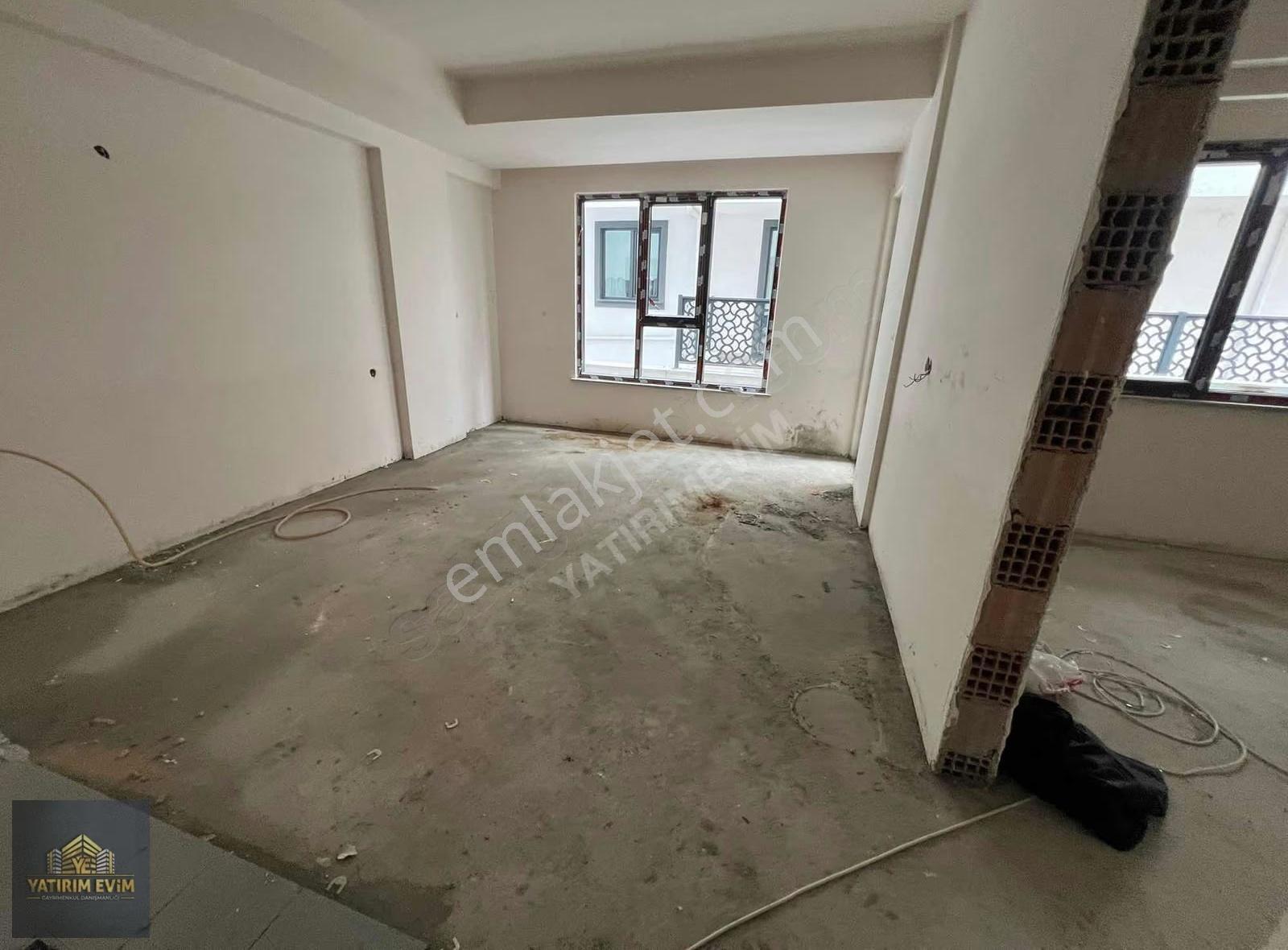 Araç Takasına Uygun Ara Kat Balkonlu 1+1 Daire Fırsatı