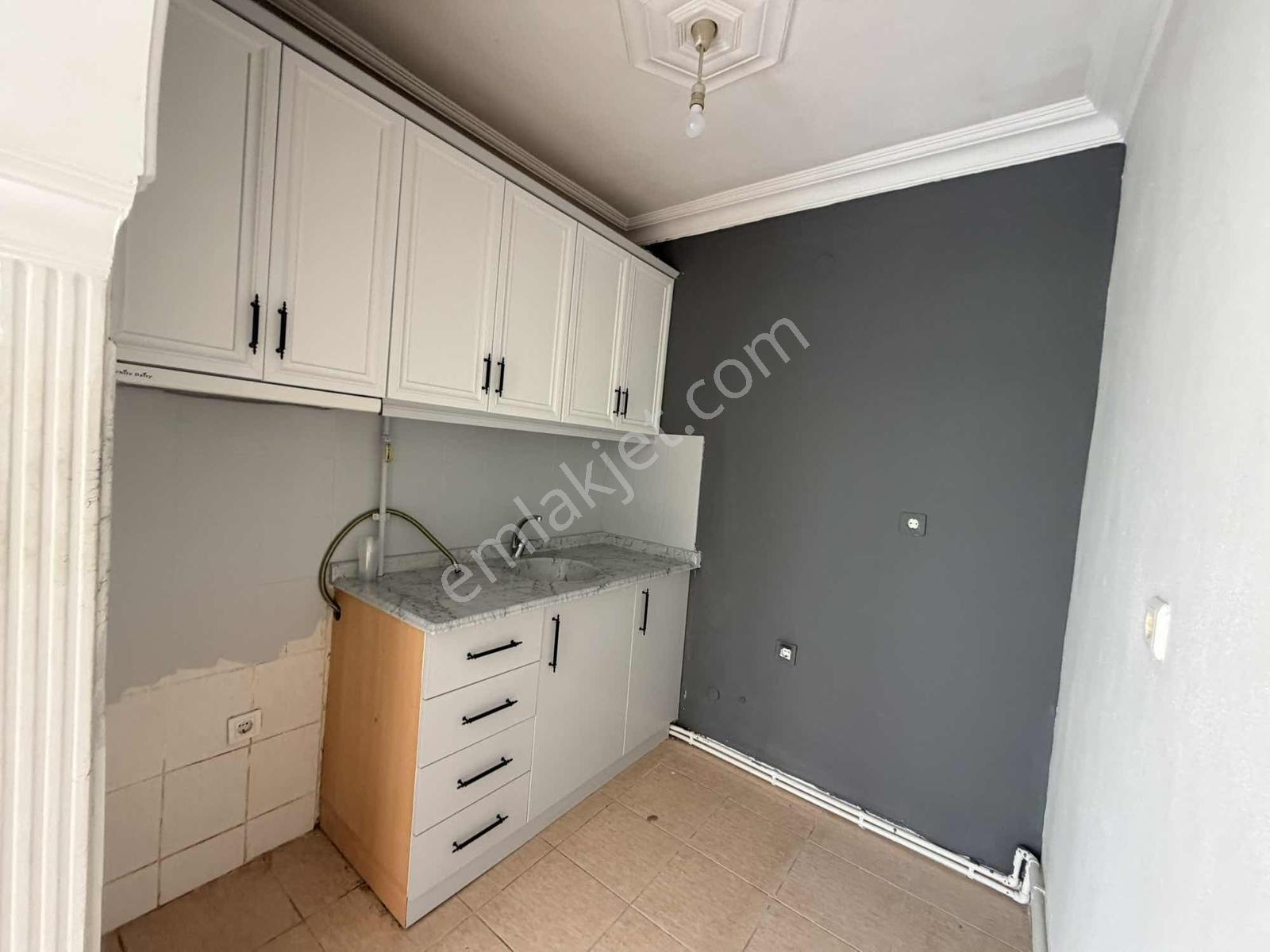 Liman Mahallesinde Ara Kat Doğalgazlı 2+1 Kiralık - Görsel 8
