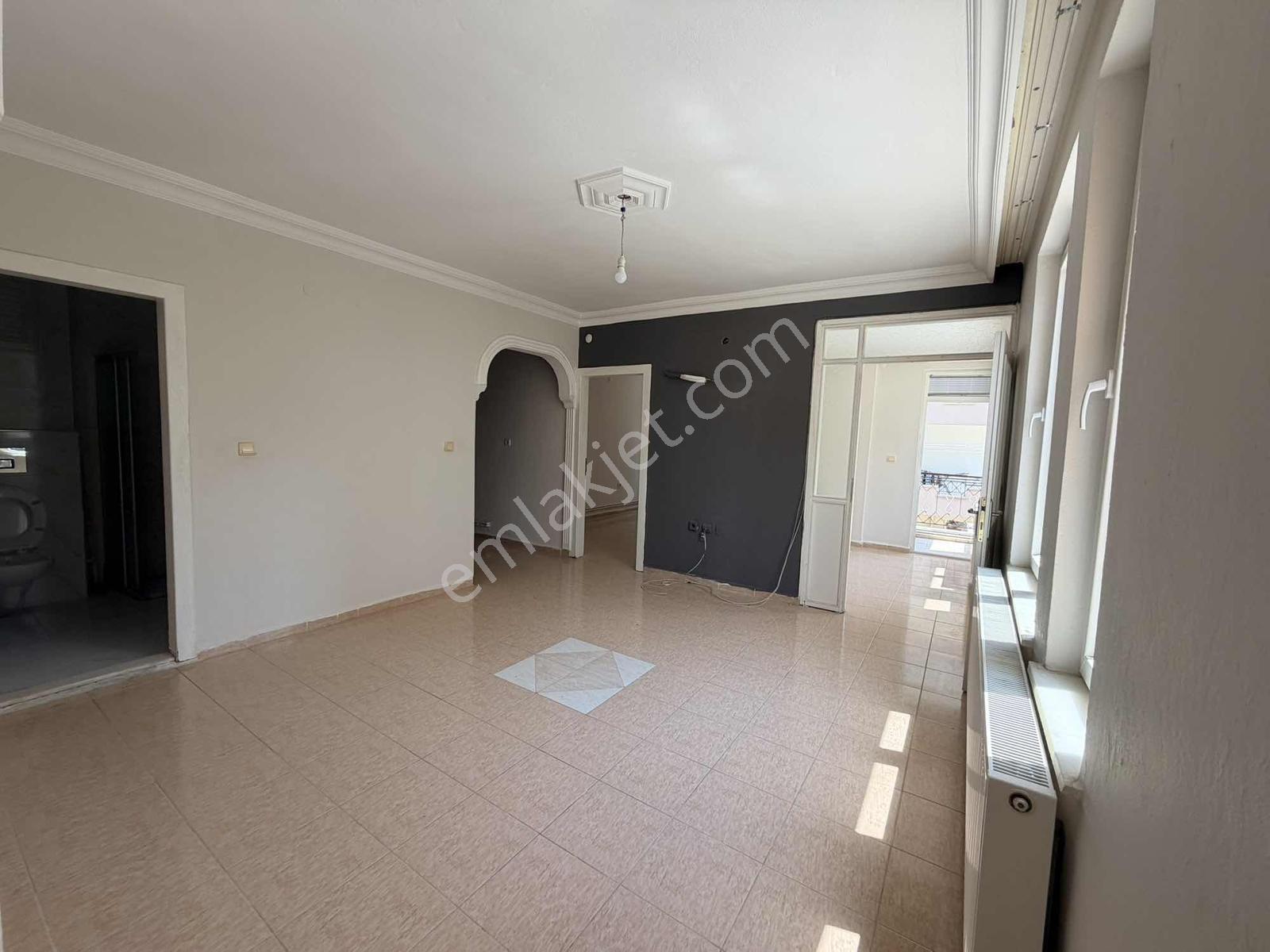 Liman Mahallesinde Ara Kat Doğalgazlı 2+1 Kiralık - Görsel 10