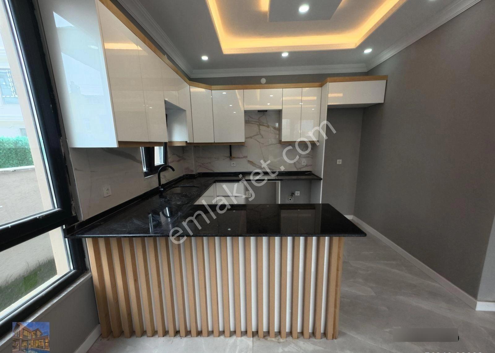 Kocaali Sahil'de Müstakil Bahçeli,havuzlu,özel Garajlı 4+1 Villa - Görsel 2