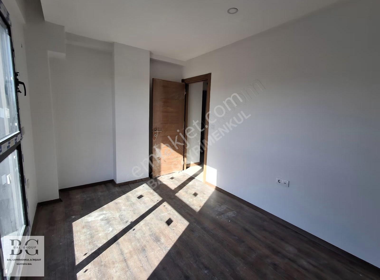 Bal Gayrimenkul'den Görece'de Cadde Üzeri Kullanışlı 2+1 Daire - Görsel 14