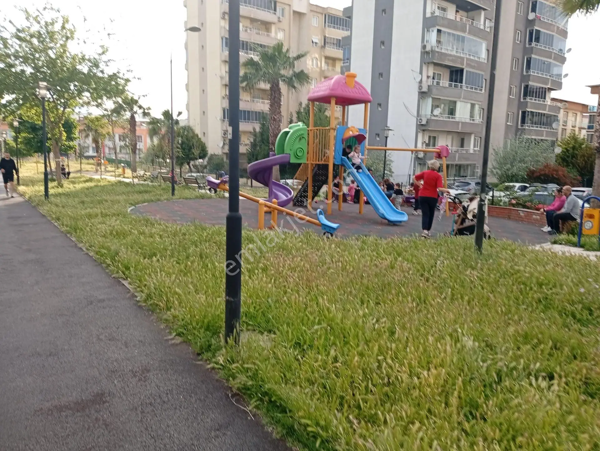 Buca Emlak Tan Satılık 3+1 Doğalgazl Daire I Site İçinde Asansörlü Akıncılar Buca