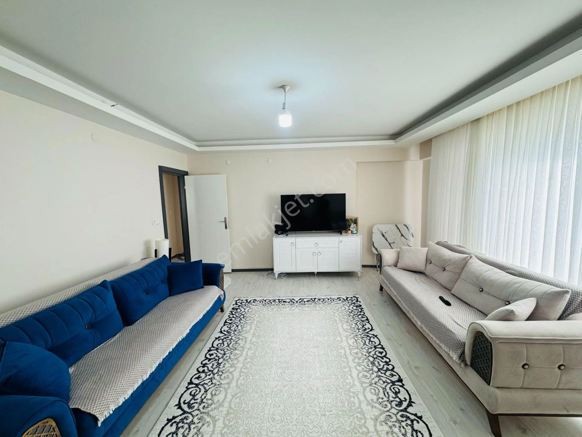Güven'den Kapaklı'da Caddeye,servislere Yakın Kombili 2+1 Daire