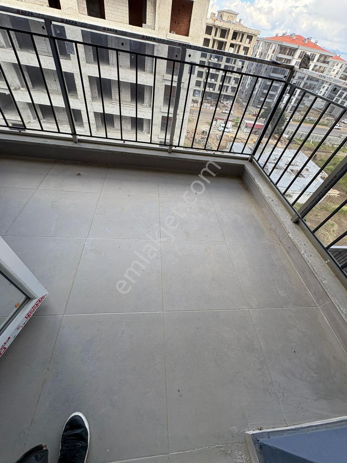 Deregümü Yeni Tamamlanmış Sitede En Üst Kat Manzaralı 3+1 Daire - Görsel 10