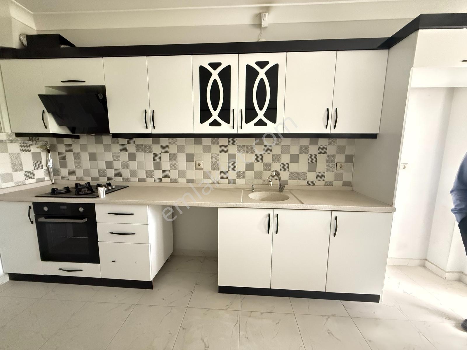 Başpınar'da, 1. Kat, 3+1, Ana Cadde Üstü, Kapalı Garajlı Daire