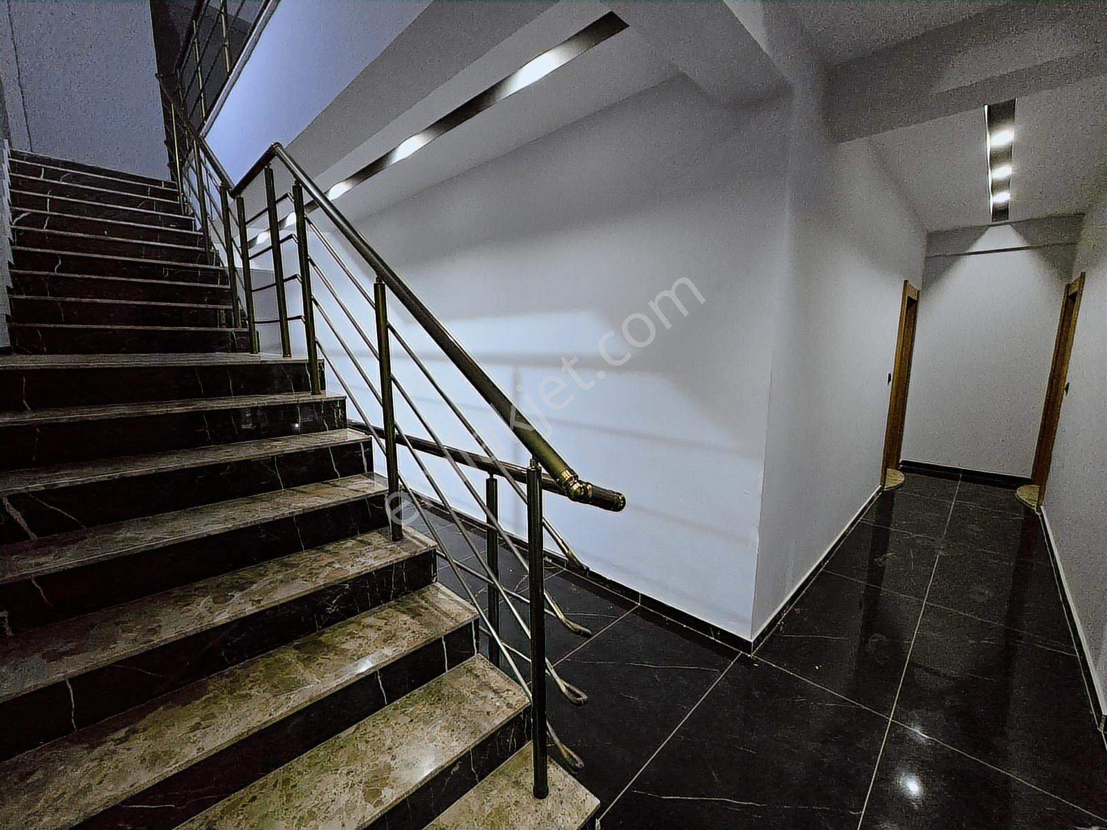 Kuşadası Davutlarda Doğa Manzaralı Satılık 1+1 Lüks Daire - Görsel 15